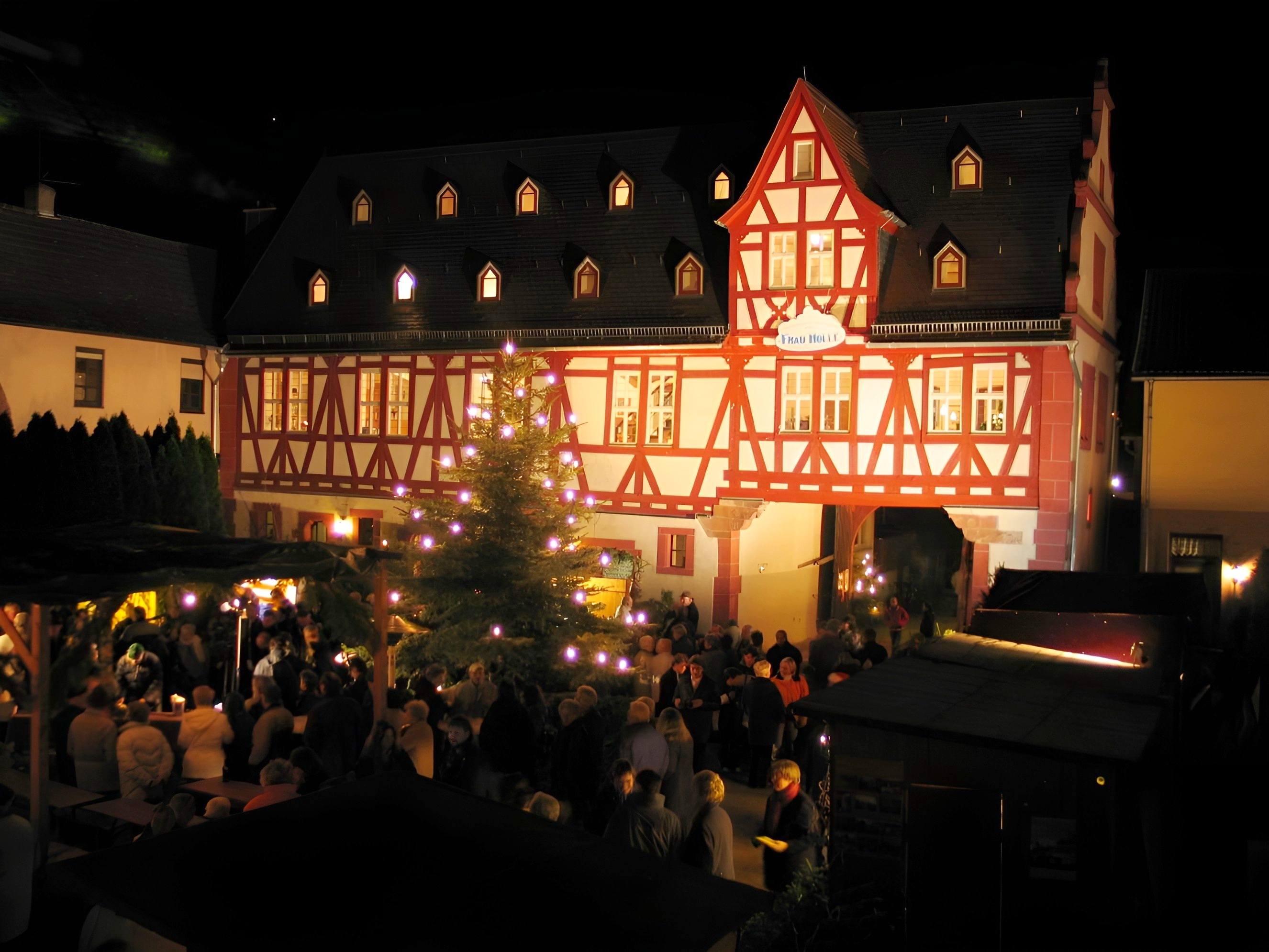 Weihnachtsmarkt im Schlosshof 2004