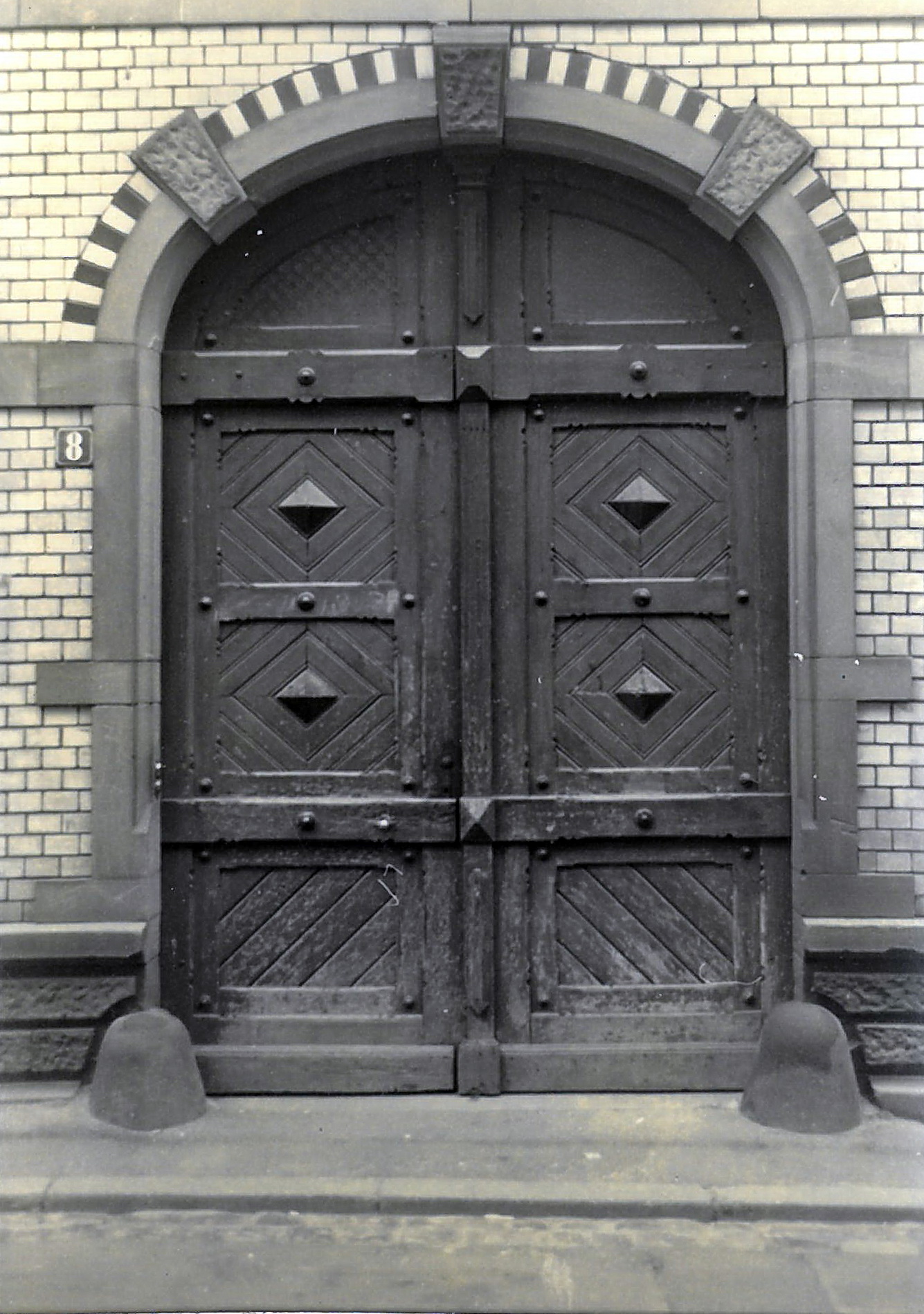 Eingangspforte der Wilhelmstraße 8 (ehem. Dorgerie)