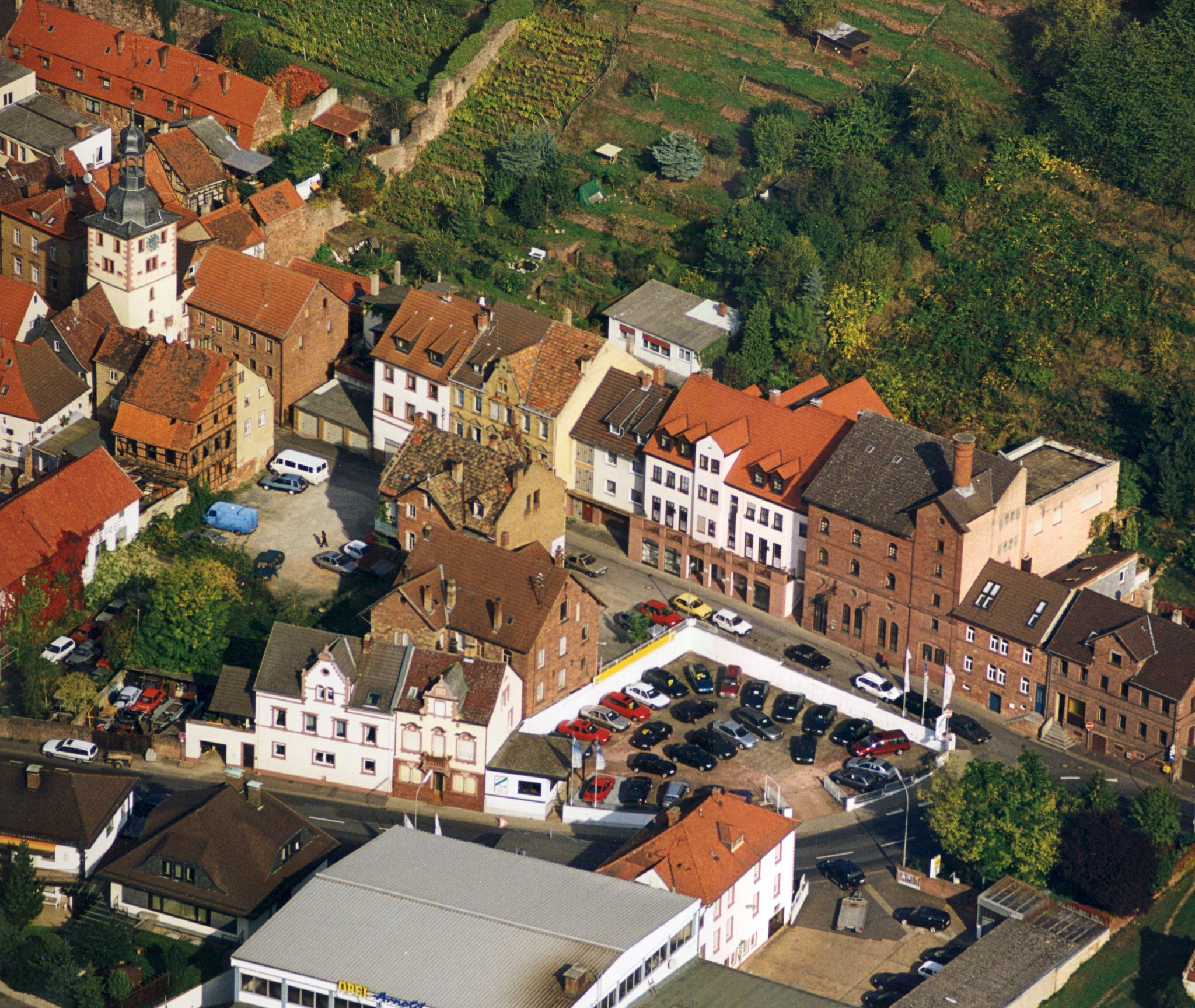 Die Südspitze, einrahmt im Osten von der Wilhelmstraße und im Westen von der Brückenstraße