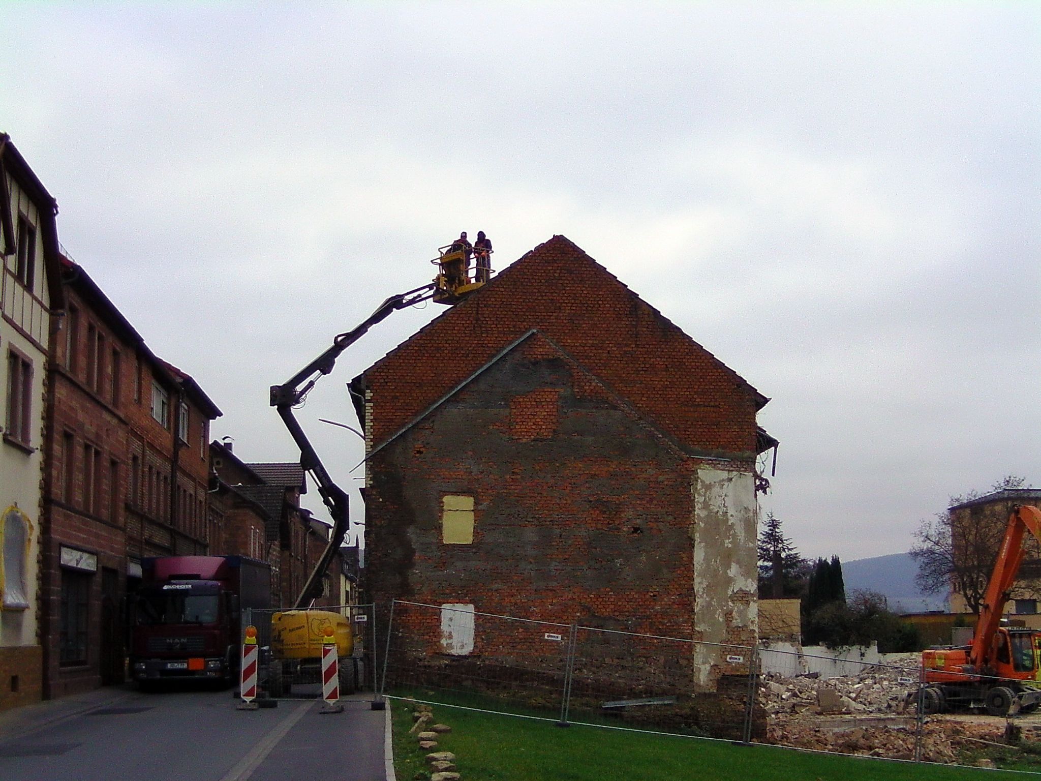 Beginn der Abrissarbeiten an der Wilhelmstraße 18