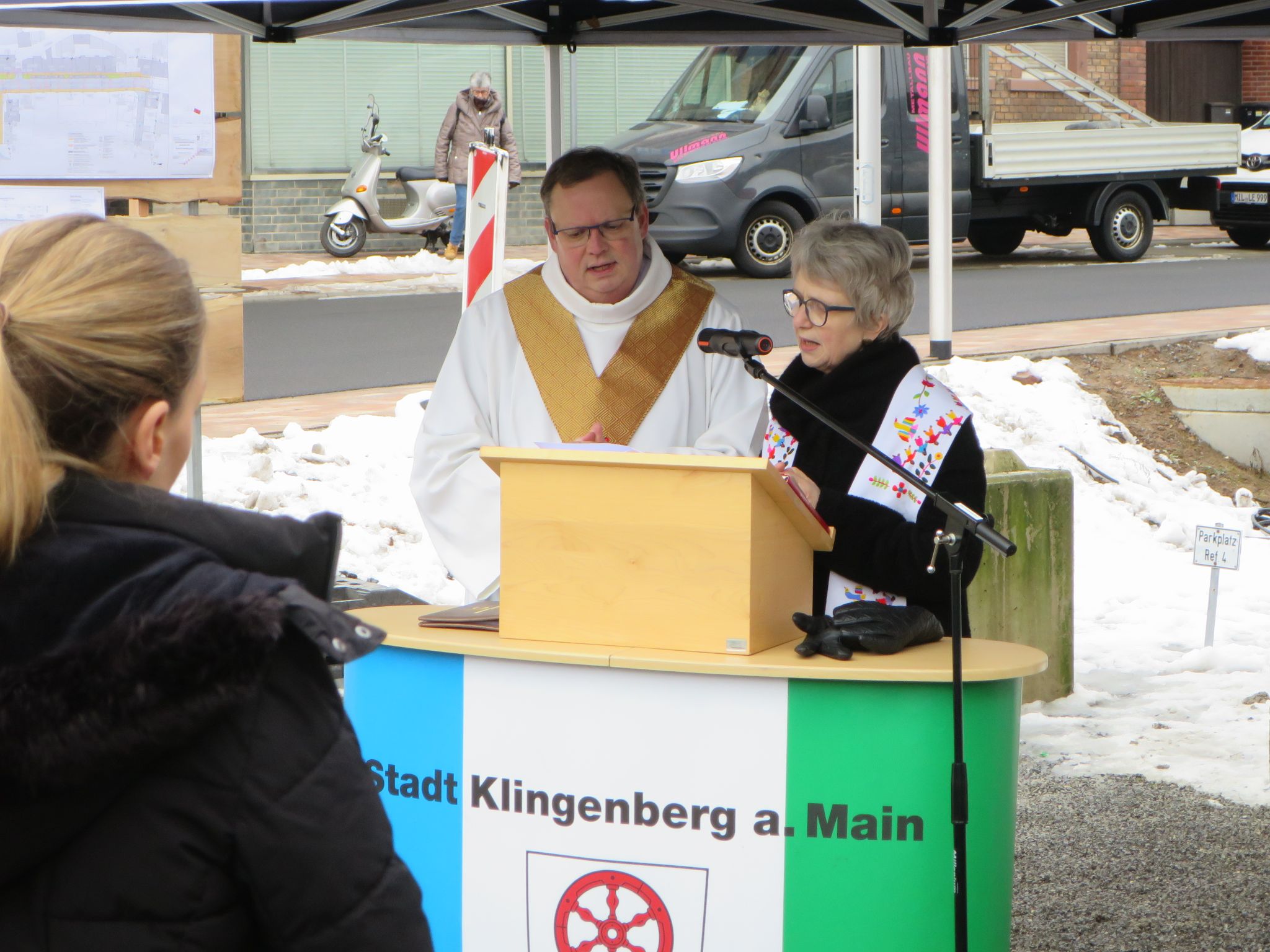 Michael Straub und Iris Kreile bei der Segensfeier zur Eröffnung der Wilhelmstraße
