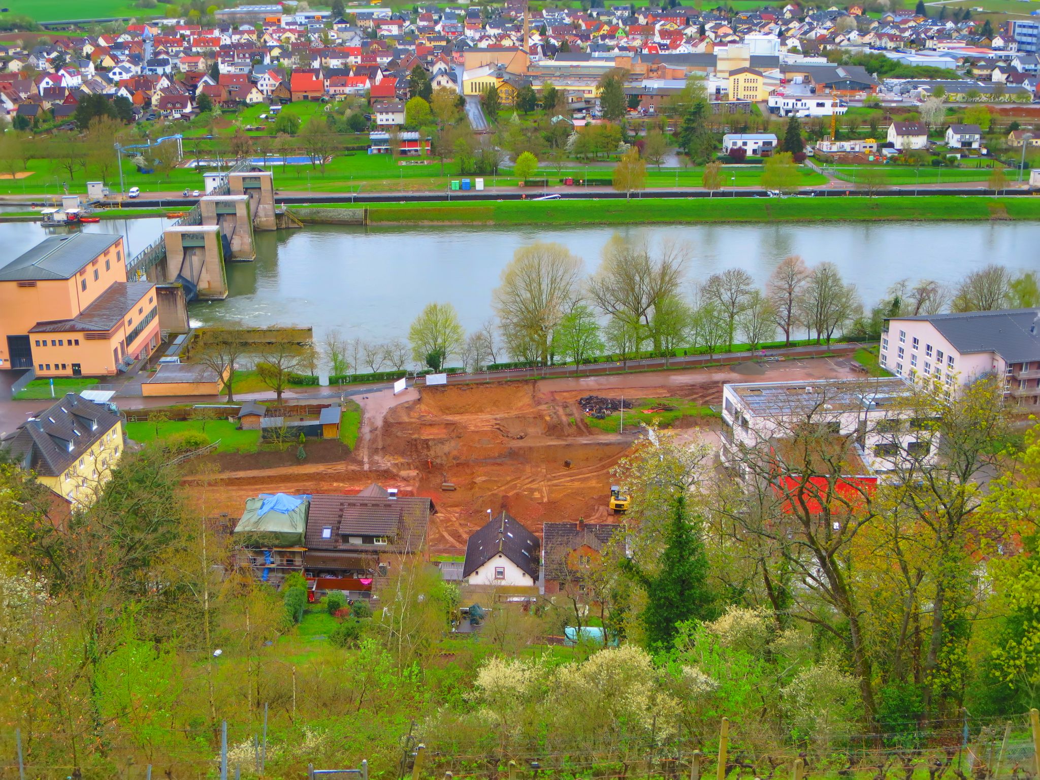 Die Baustelle vom Schlossberg aus fotografiert