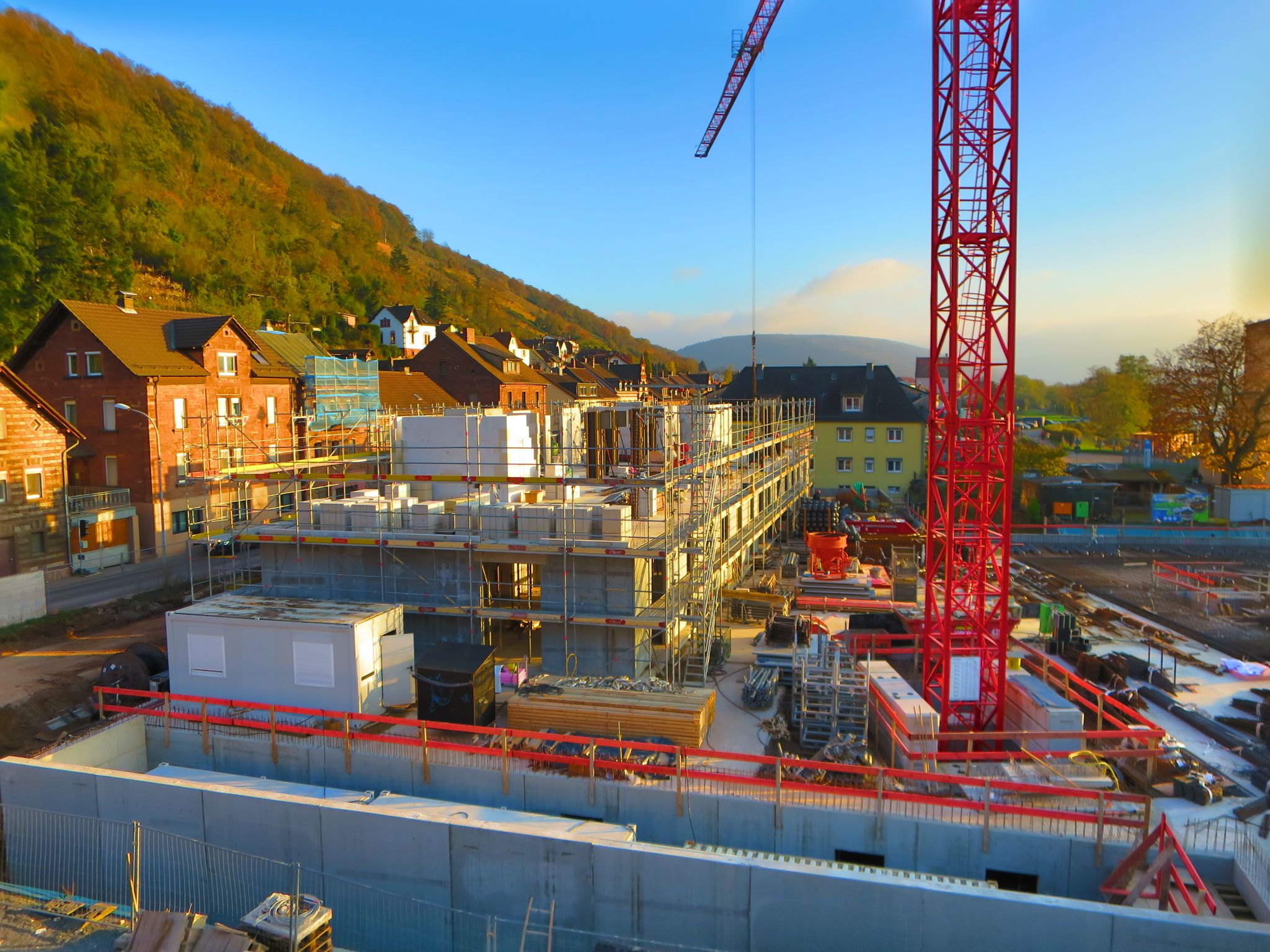 Blick vom Rathaus auf die Baustelle