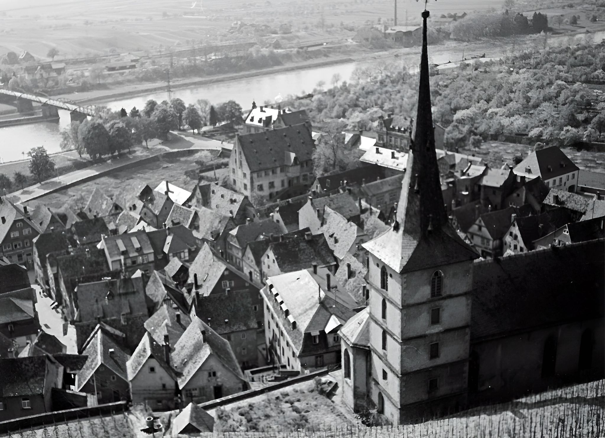 Blick von der Clingenburg ins Maintal um 1940