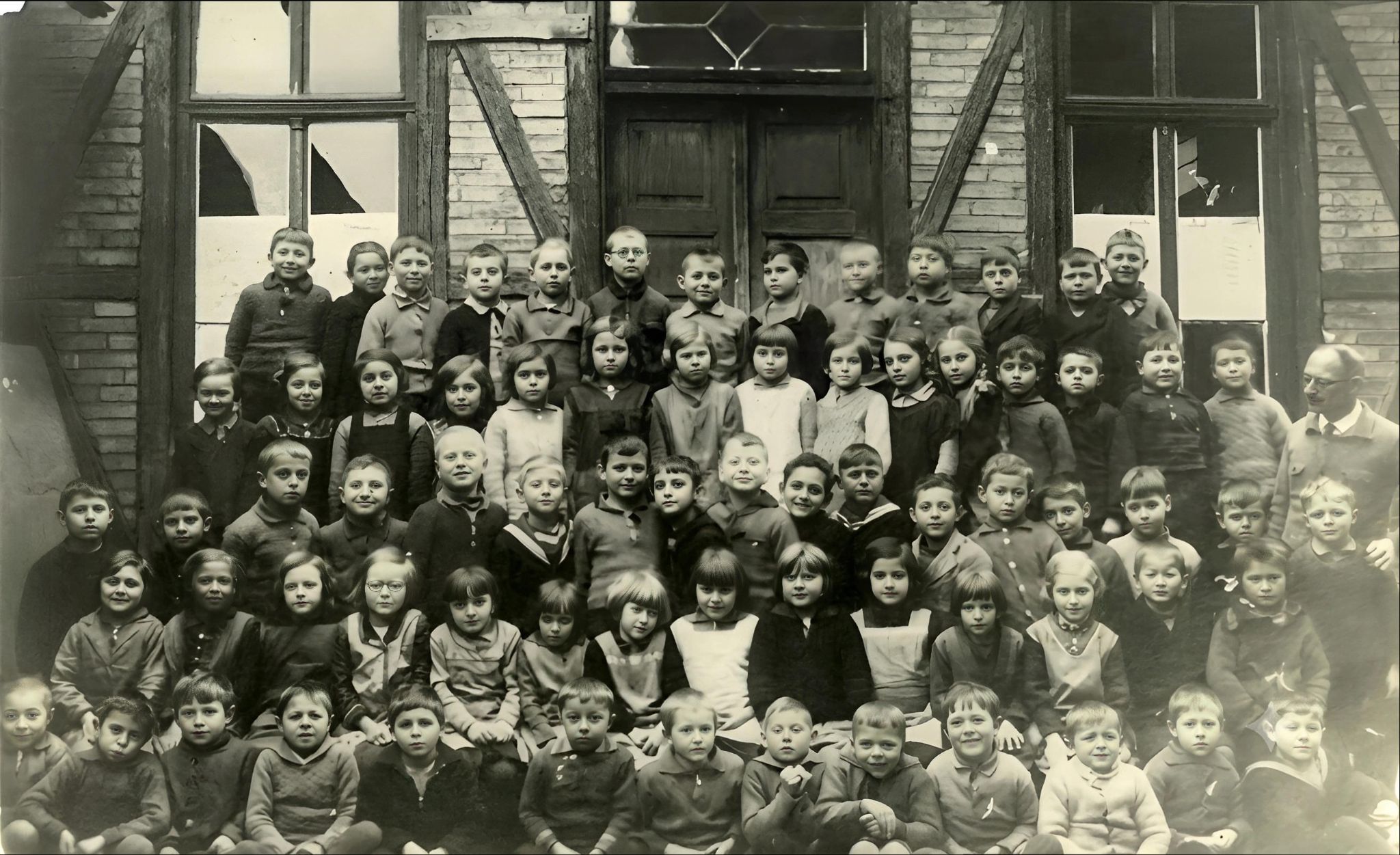Gruppenfoto der Schuljahrgänge 1925 und 1926