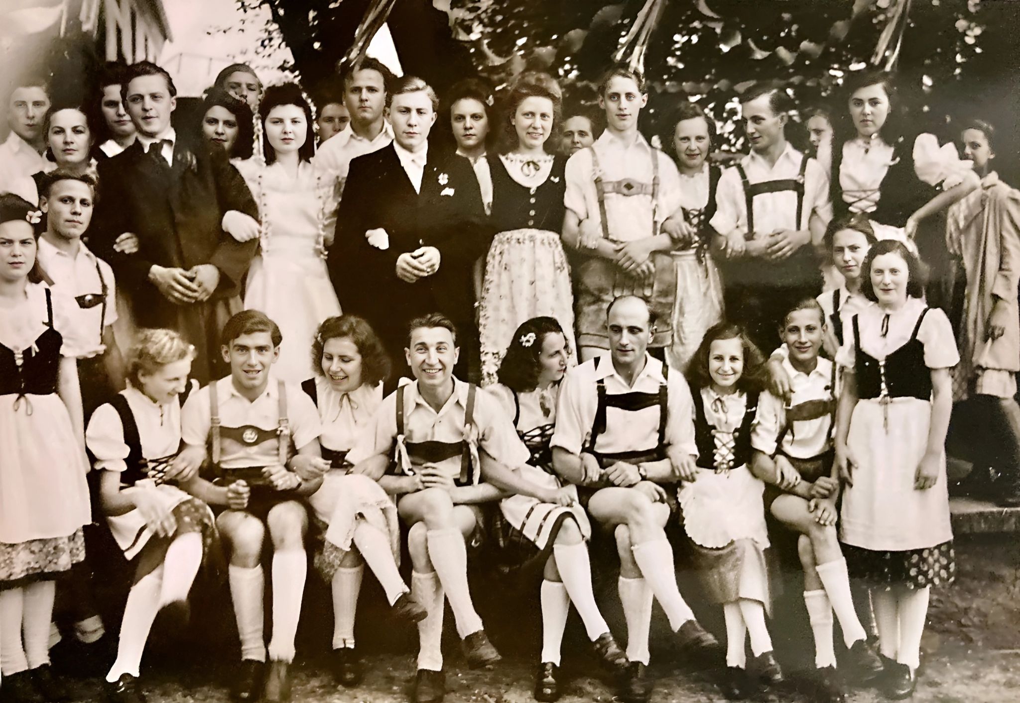 Gruppenfoto mit den Klingenberger Sudetendeutschen 1950