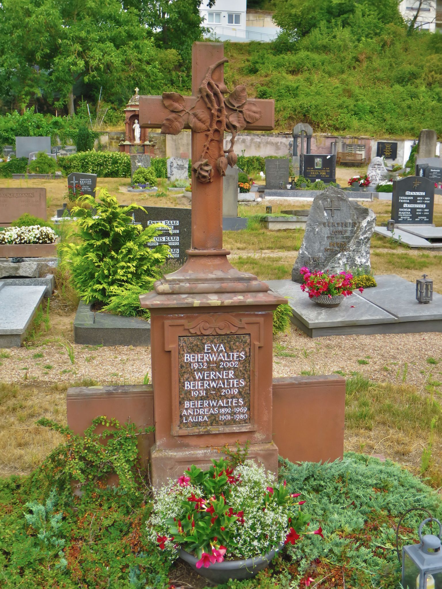 Familiengrab von Eva und Werner Beierwaltes
