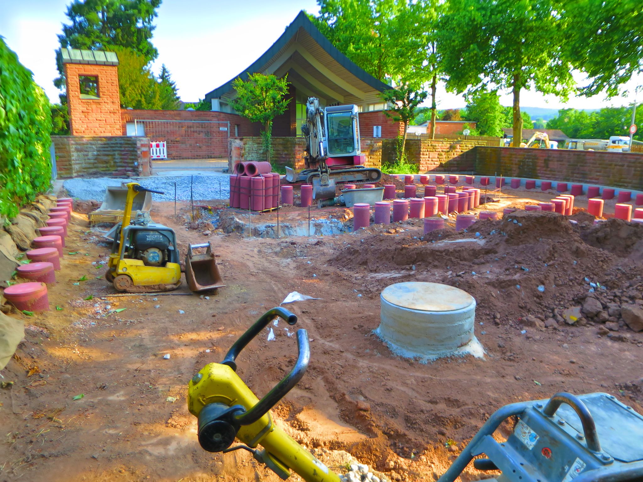 Im Jahr 2023 erfolgte die Erweiterung des Friedhofs um einen neuen Teil für die Urnenbestattung