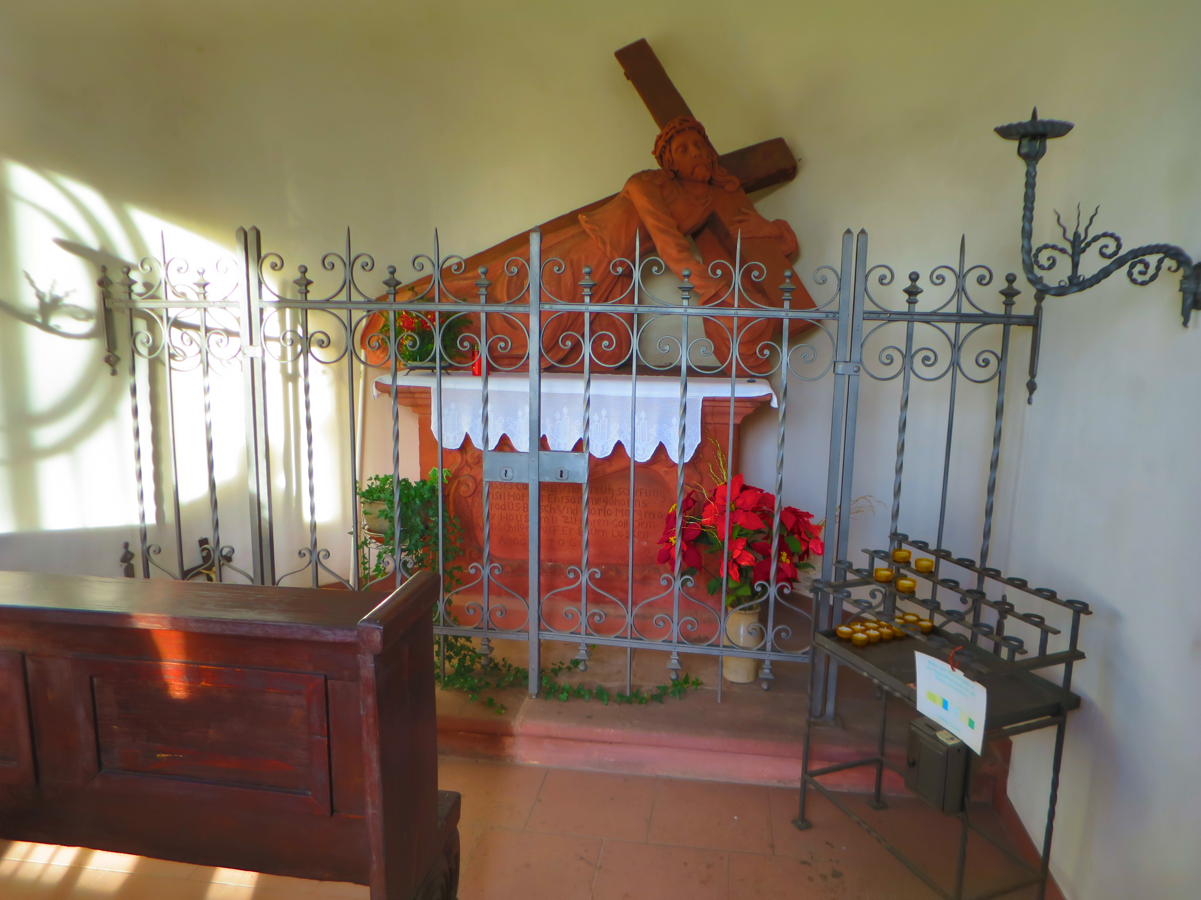 Der Kreuzschlepper in der Wegkapelle