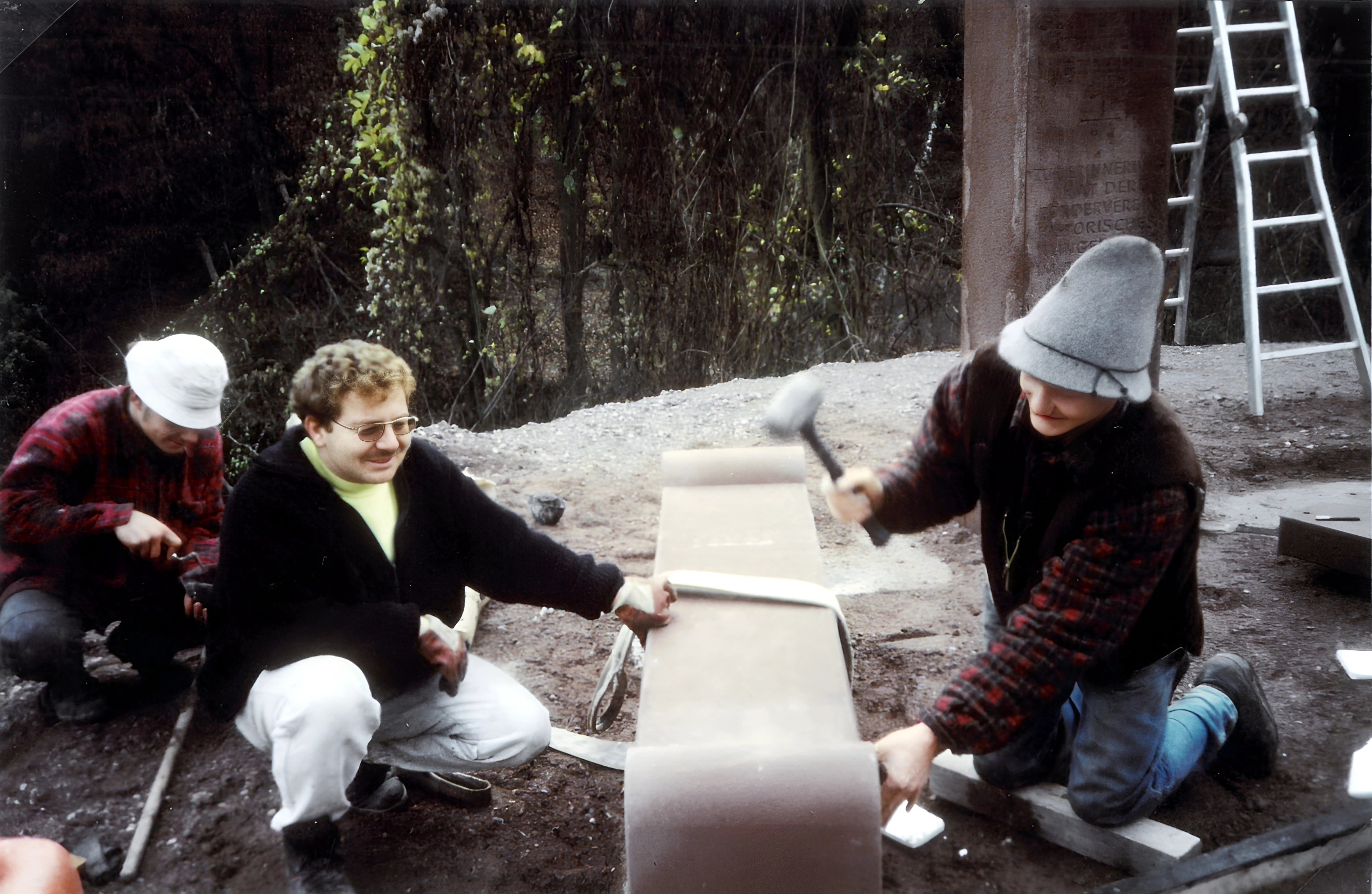 Errichtung eines Gedenksteins