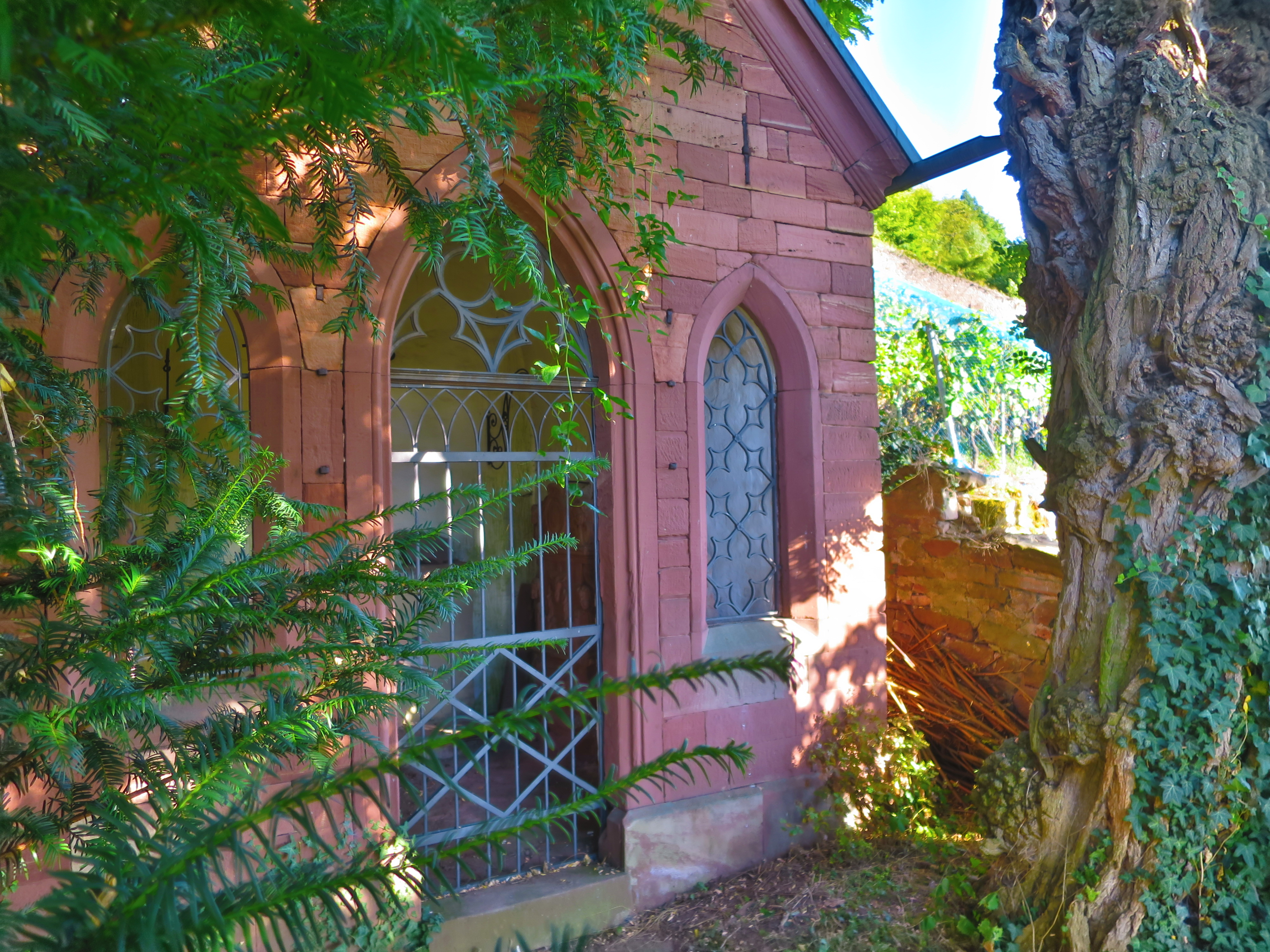 Die Grabkapelle im ehemaligen Kirchhof