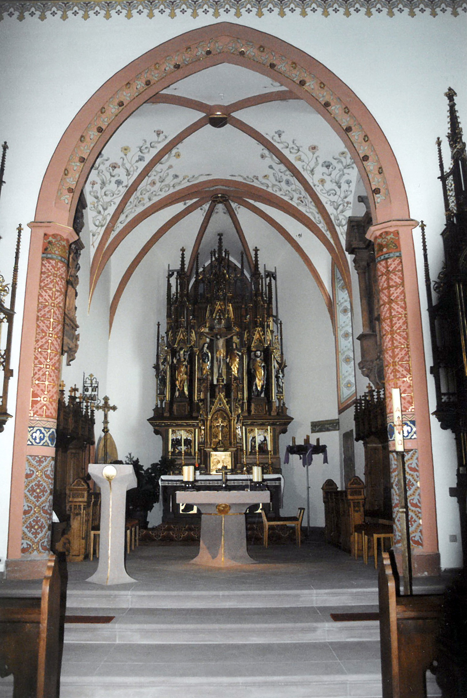 Der Chorraum nach der Renovierung 1998