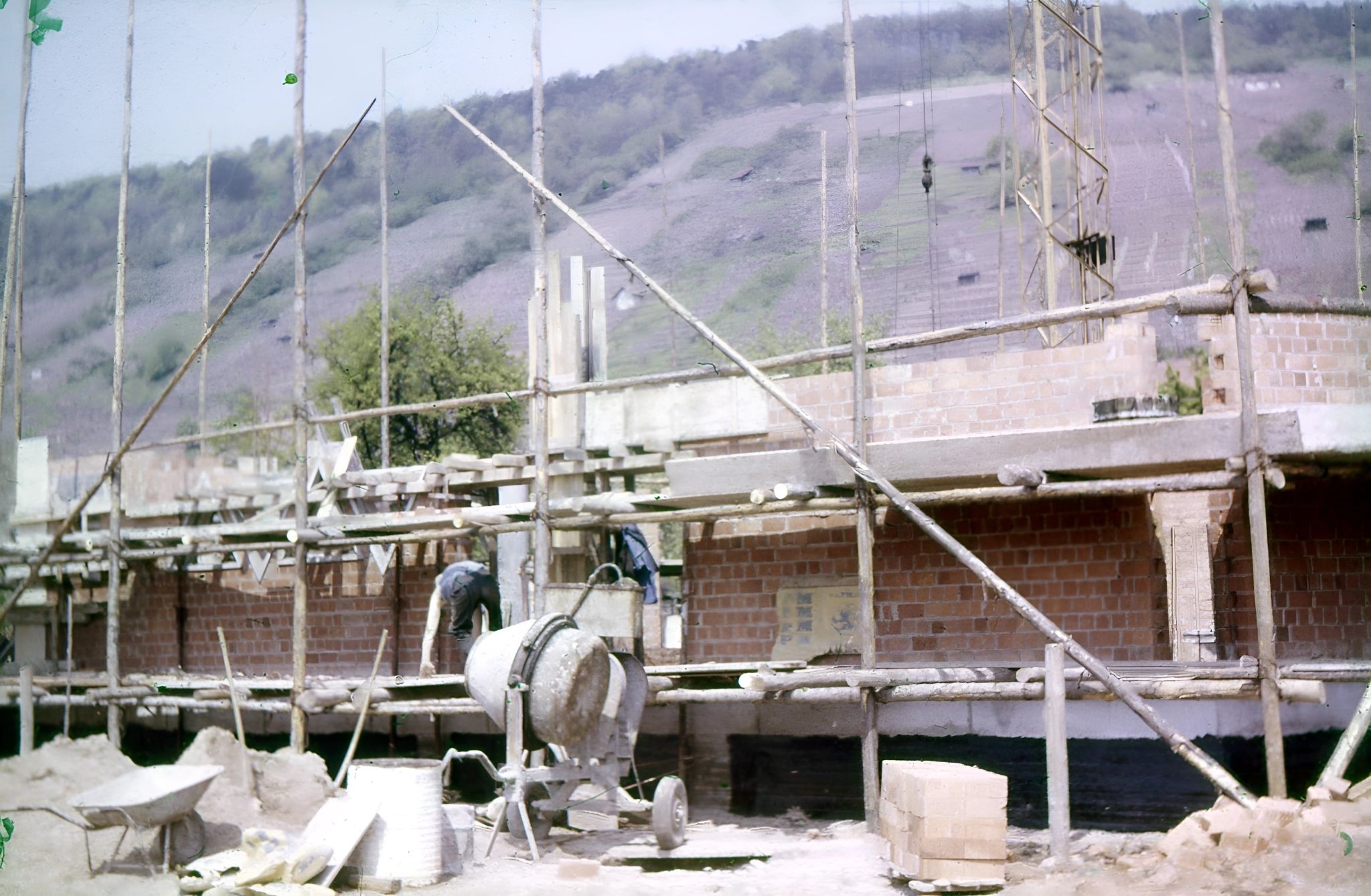 Bau des Hauptgebäudes