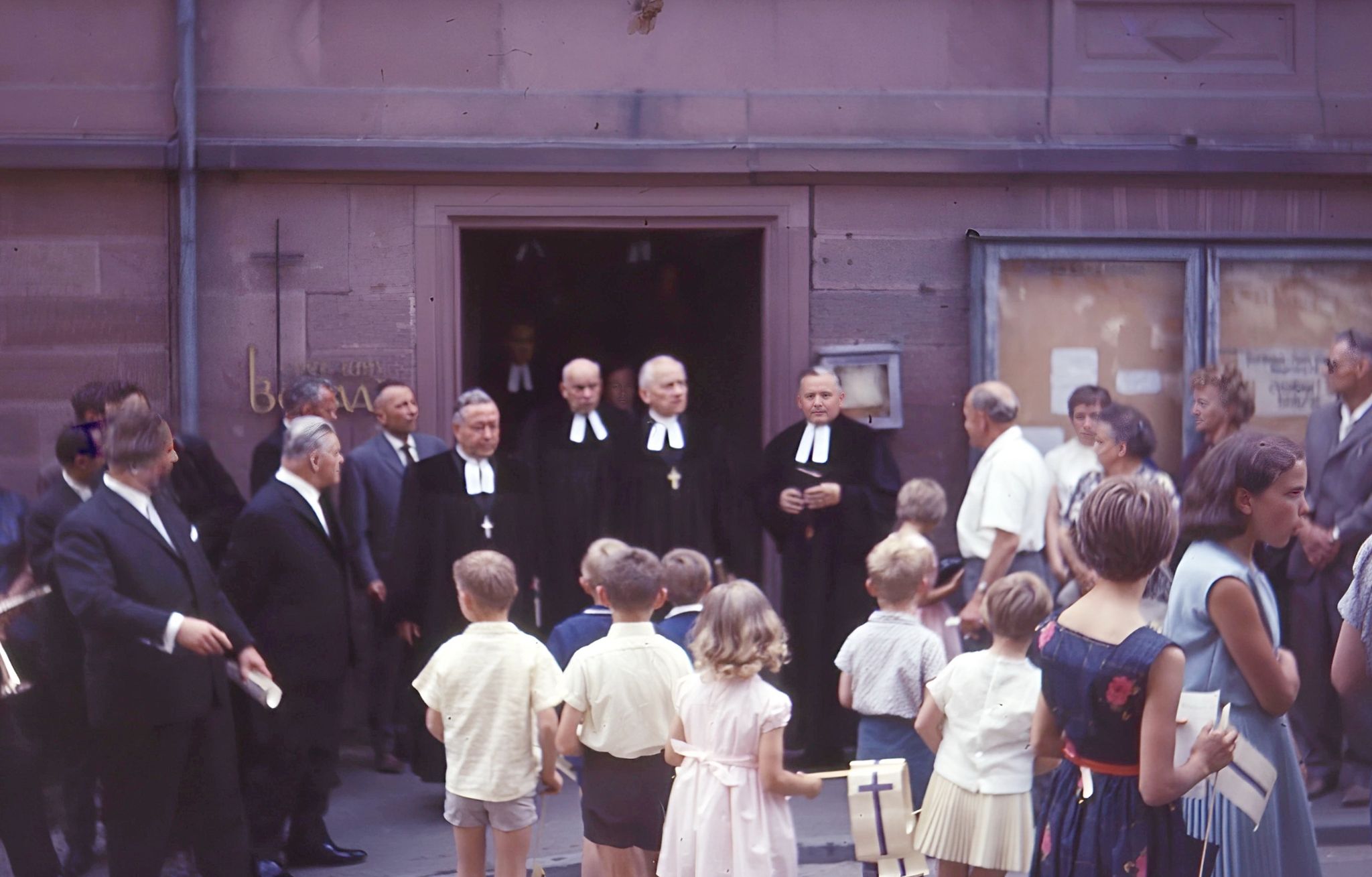 Aufstellung zur Einweihungsfeier am Sonntag, dem 5. Juni 1966