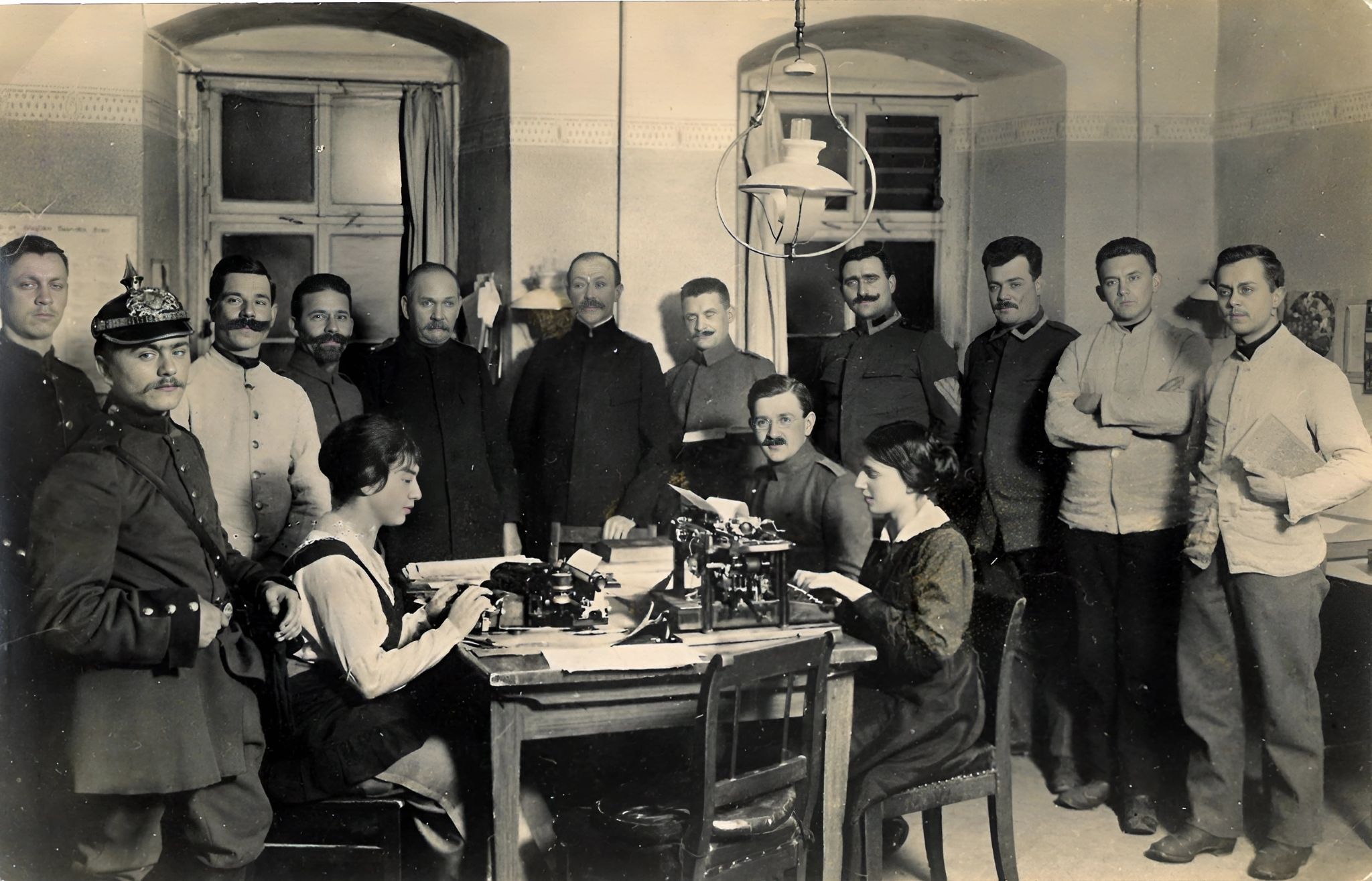 Im Schloss Mairhofen um 1915