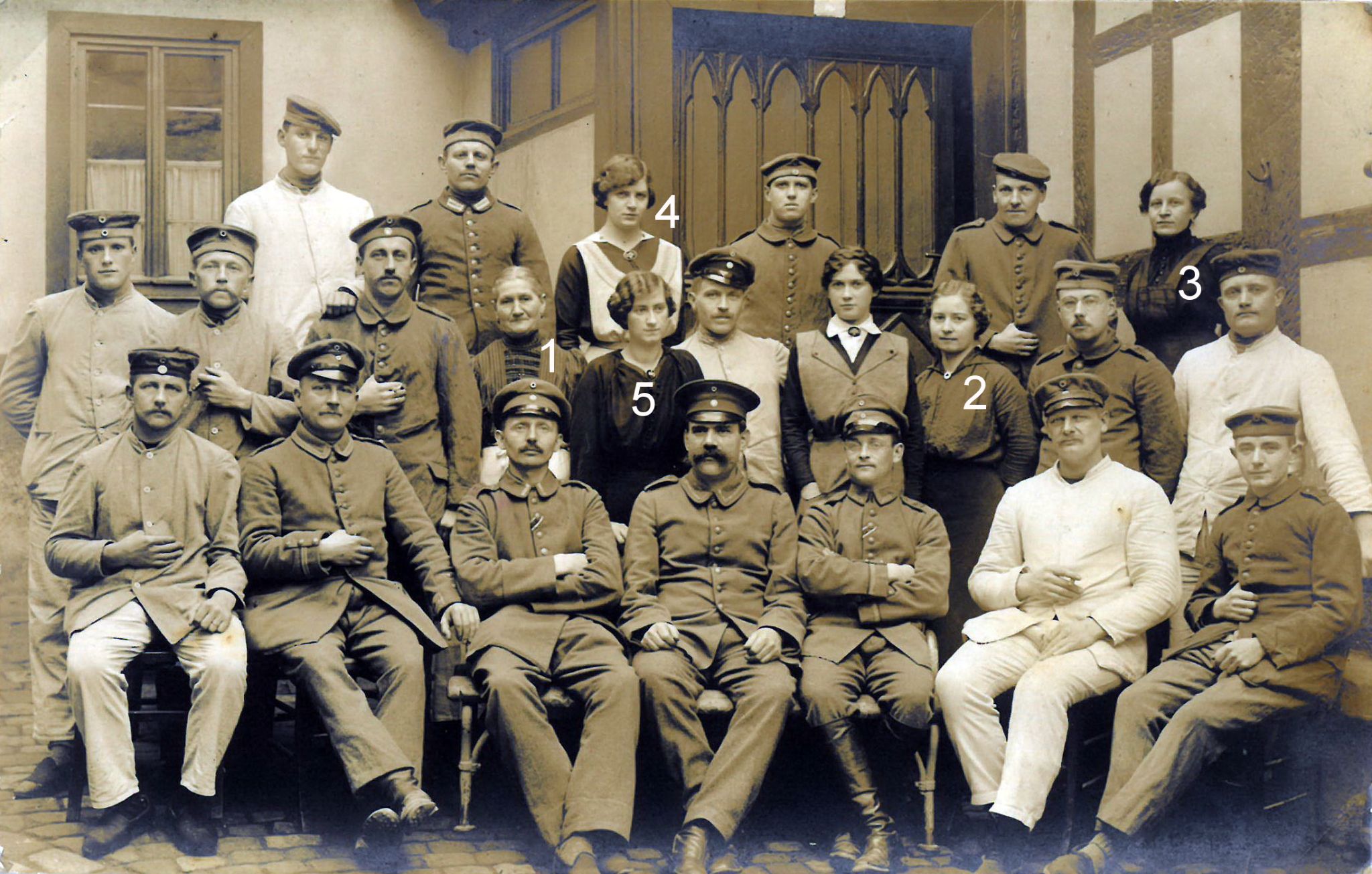 Gruppenfoto Vereinslazarett 1916 (teilweise mit Namen)