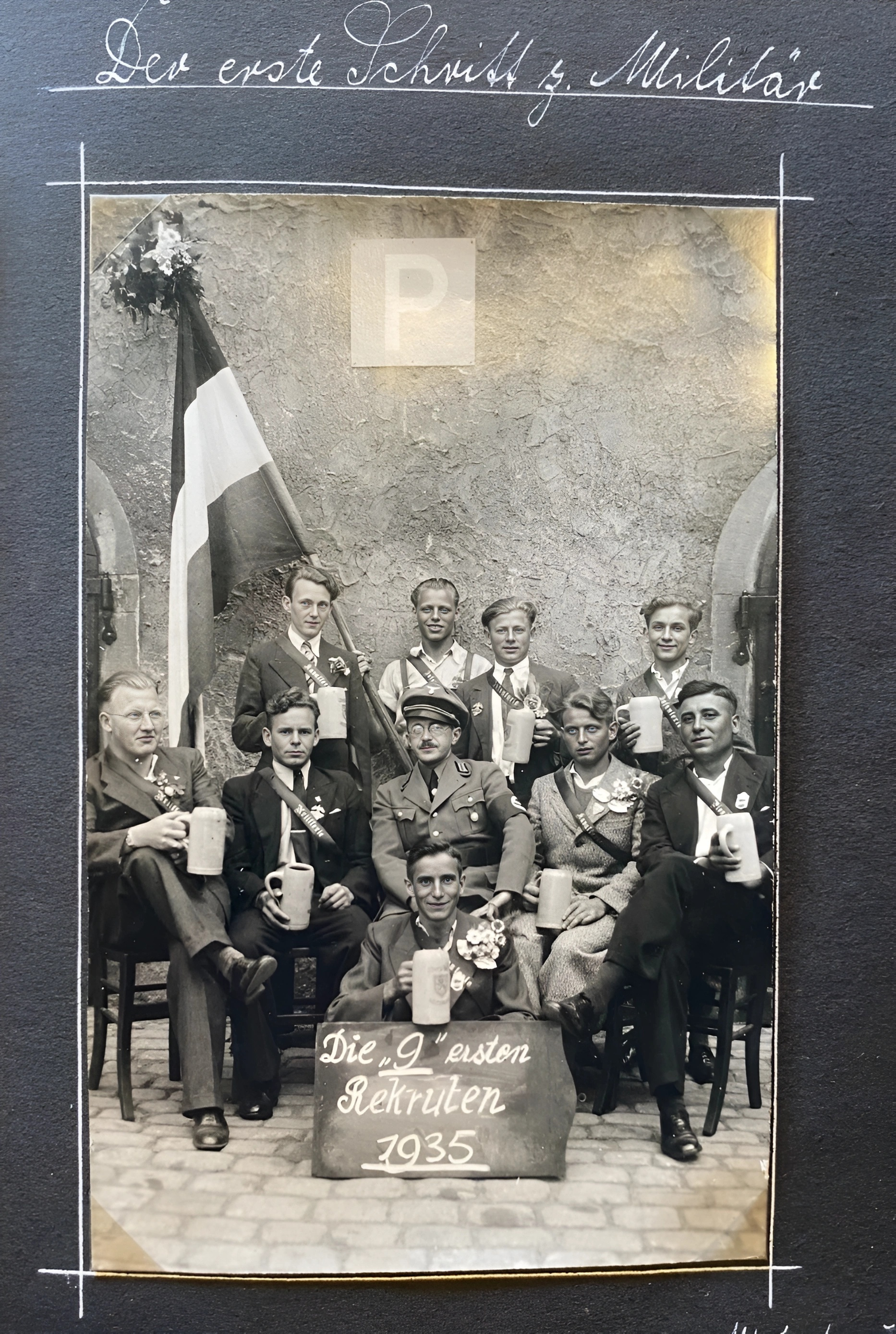 Gruppenfoto 1935 des Jahrgangs 1914 bei der Musterung