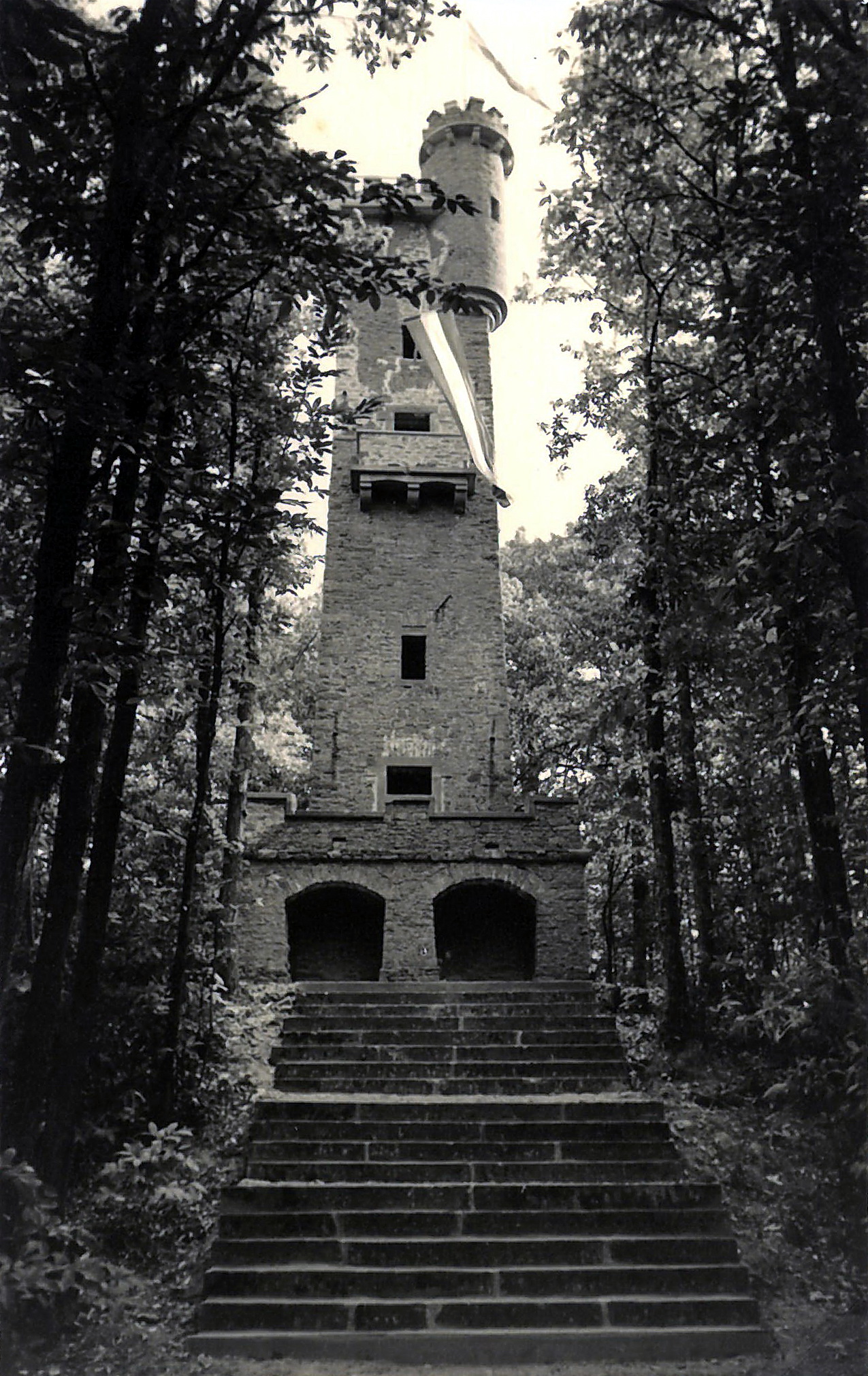Der Aussichtsturm nach der ersten Sanierung im Jahr 1954