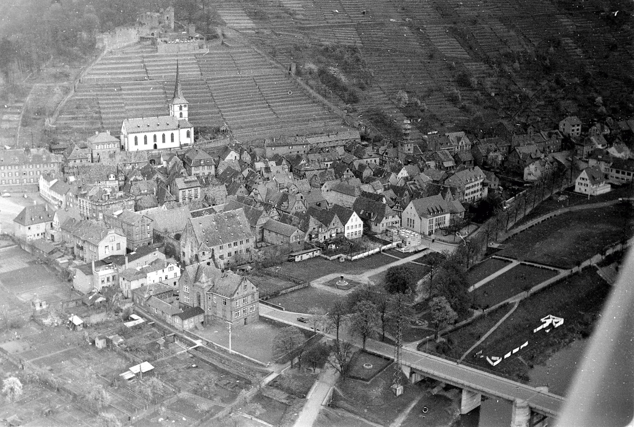 Luftaufnahme mit Winzerfestplatz