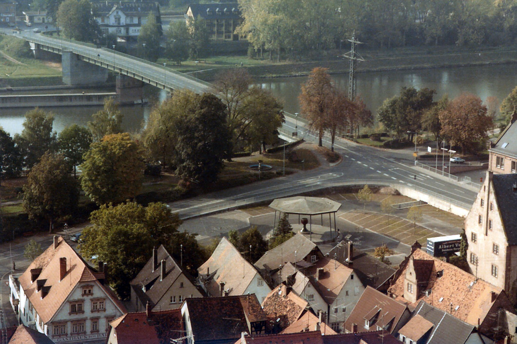 Der neugestaltete Winzerfestplatz im Jahr 1994