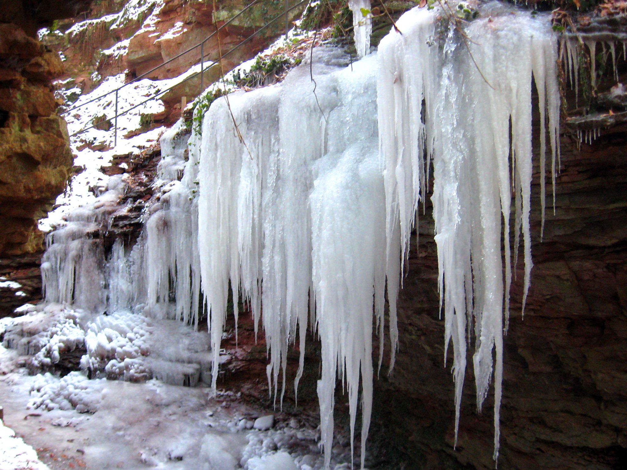 Eiszauber in der Klingenberger Schlucht im Winter 2009