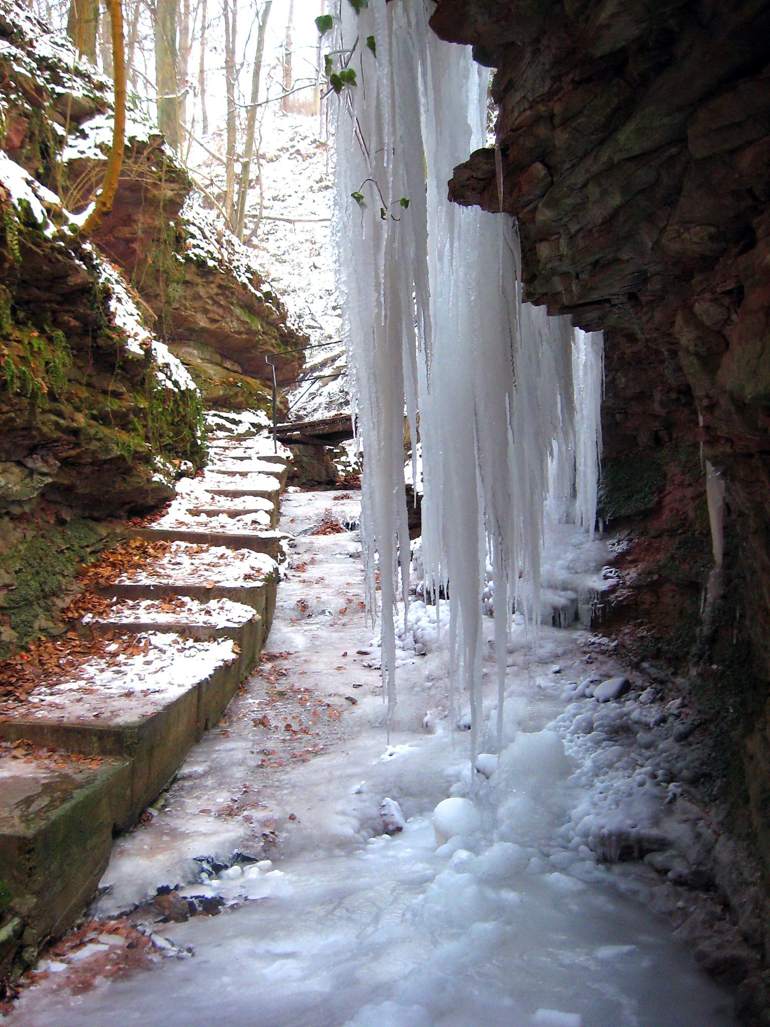 Eiszauber in der Klingenberger Schlucht im Winter 2009