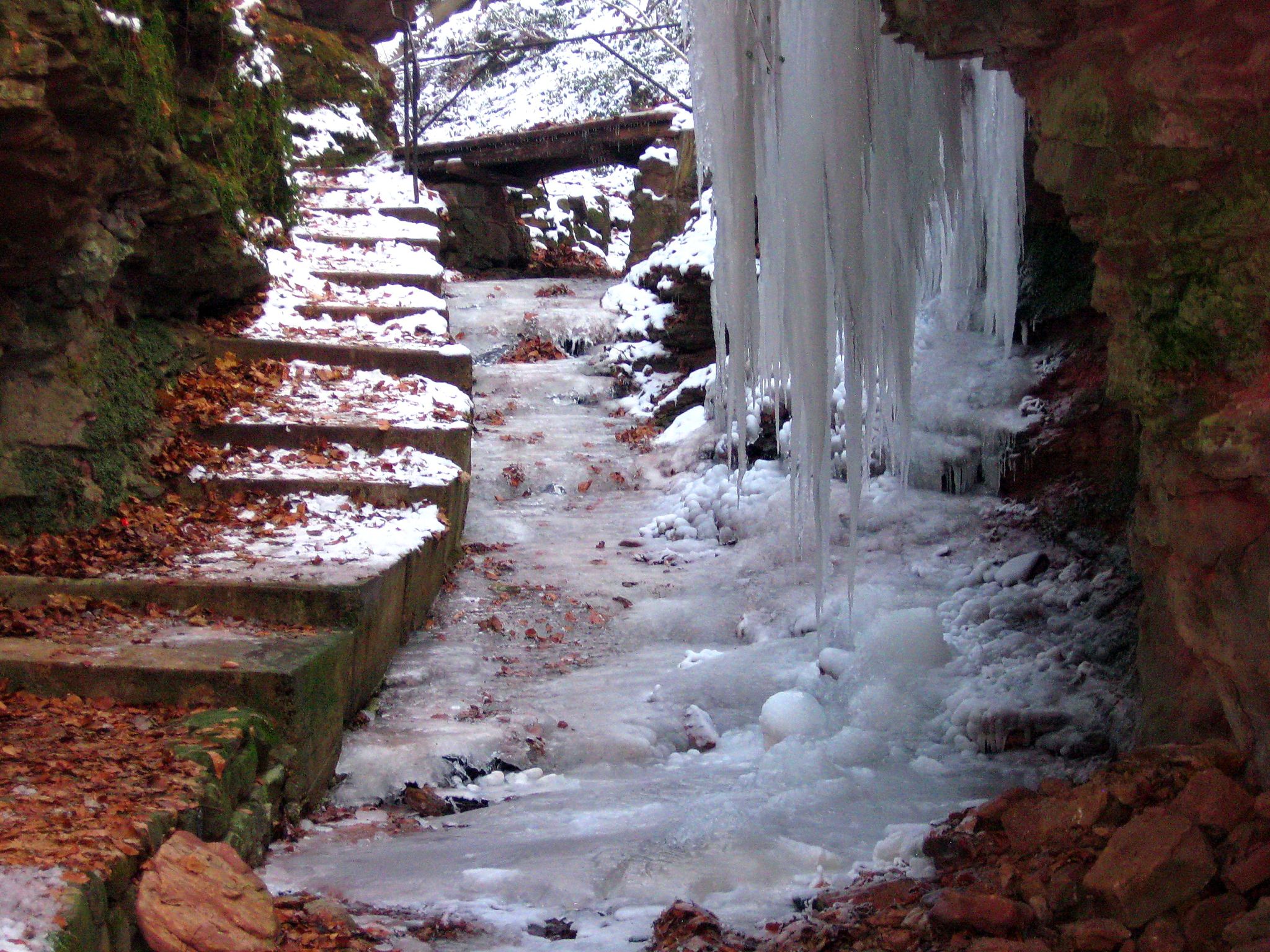 Eiszauber in der Klingenberger Schlucht im Winter 2009