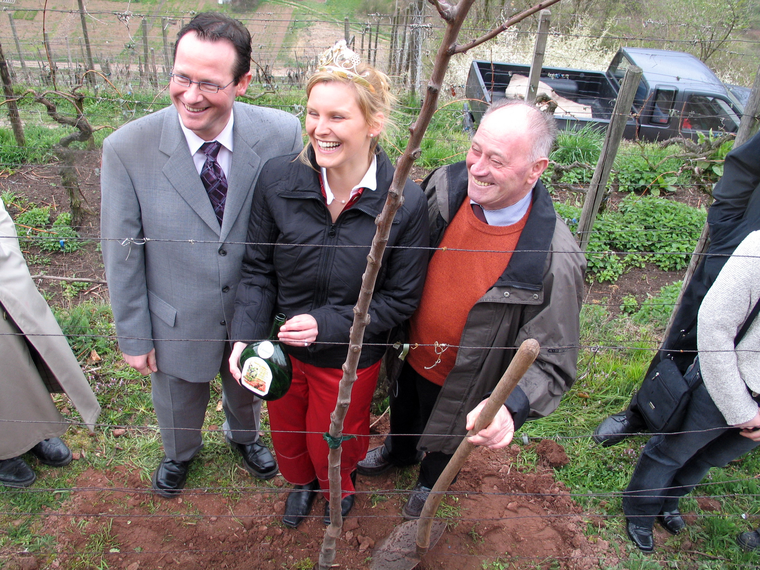 Mandelbaumpflanzung am 04.04.2004