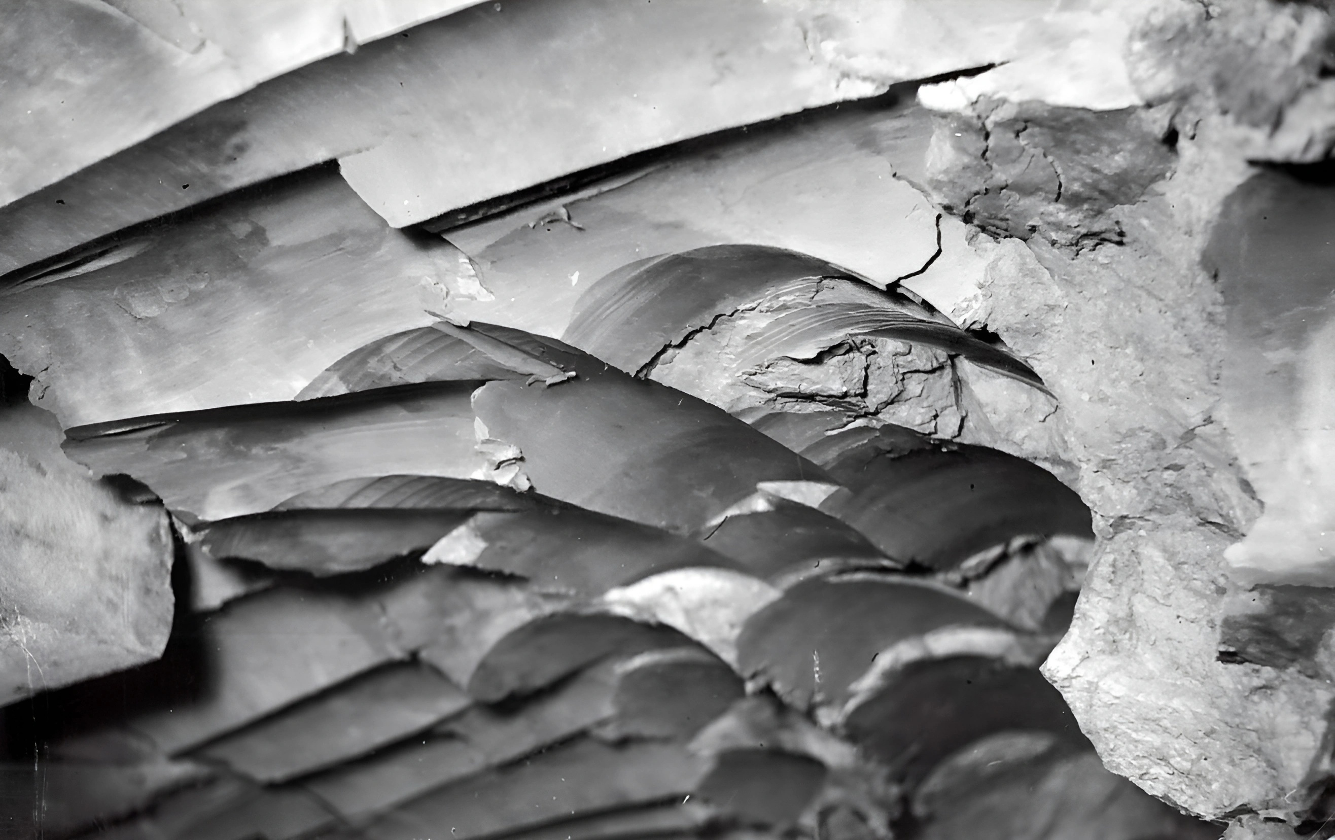 Die Tonstruktur nach dem Abstechen mit dem Pressluftspaten