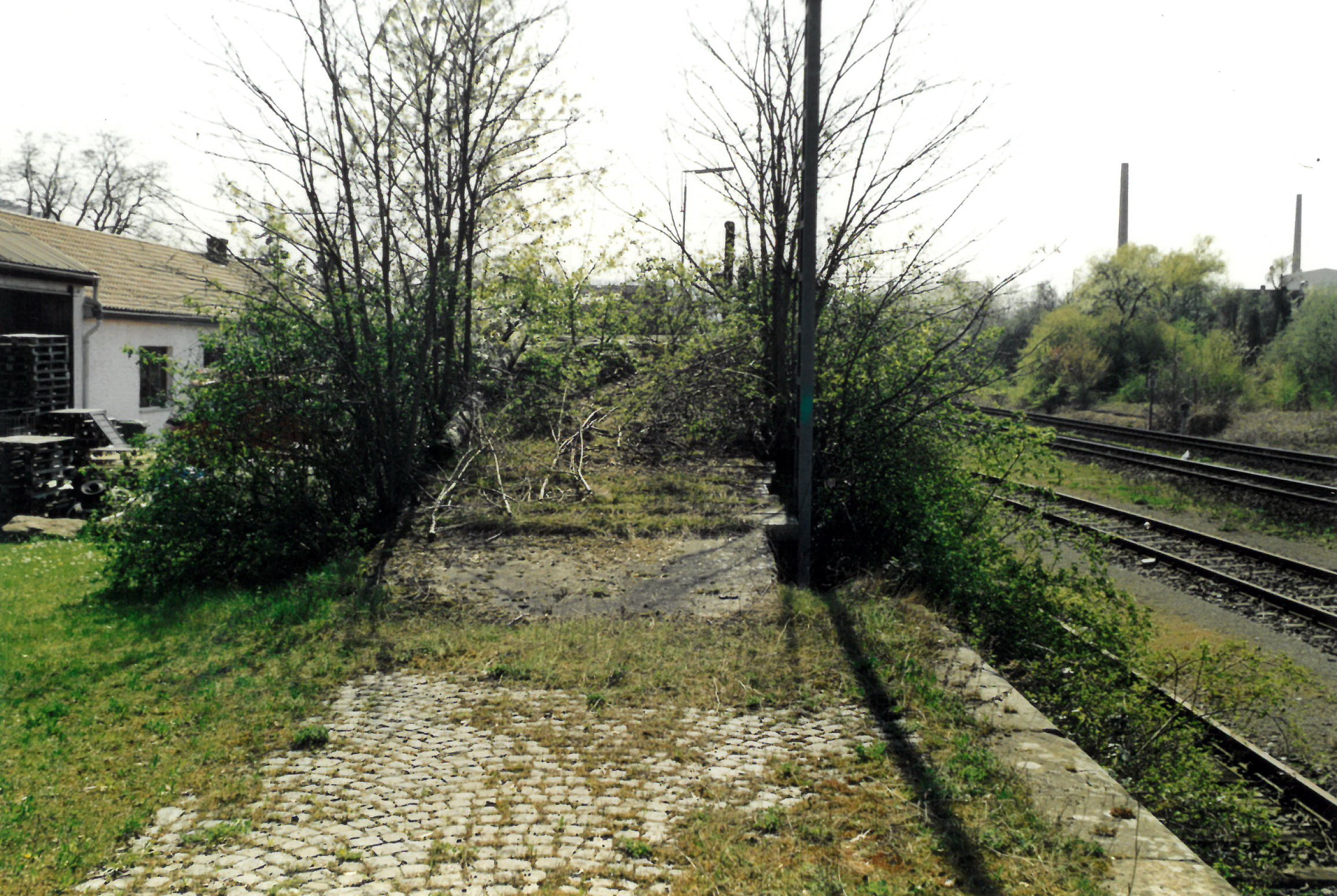Die alte Bahnverladerampe kurz vor dem Abriss im Jahr Jahr 2002