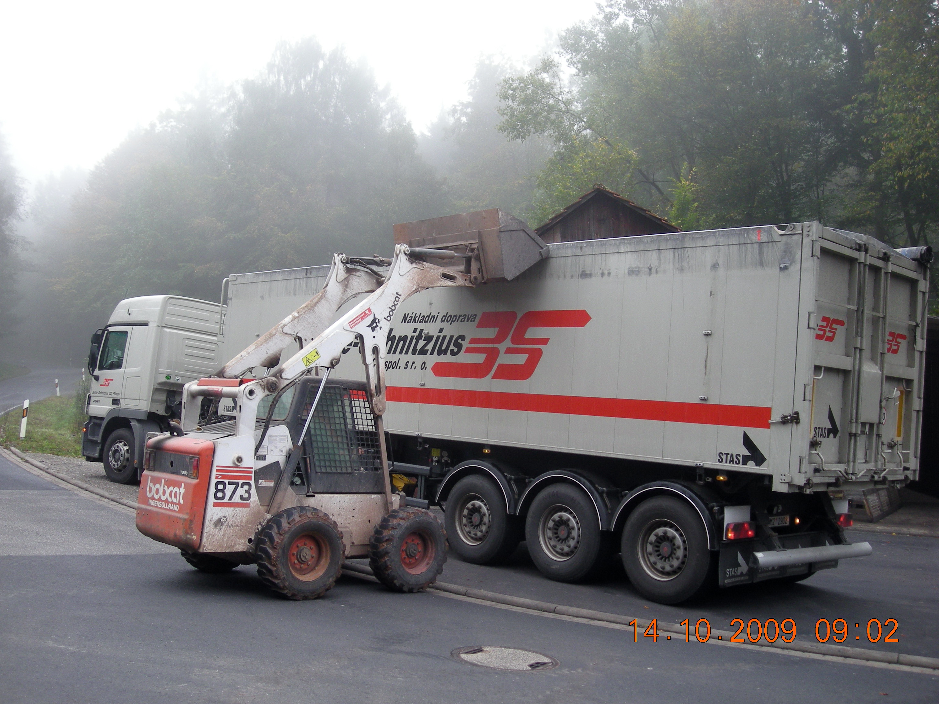 Verladung in einen LKW 2009
