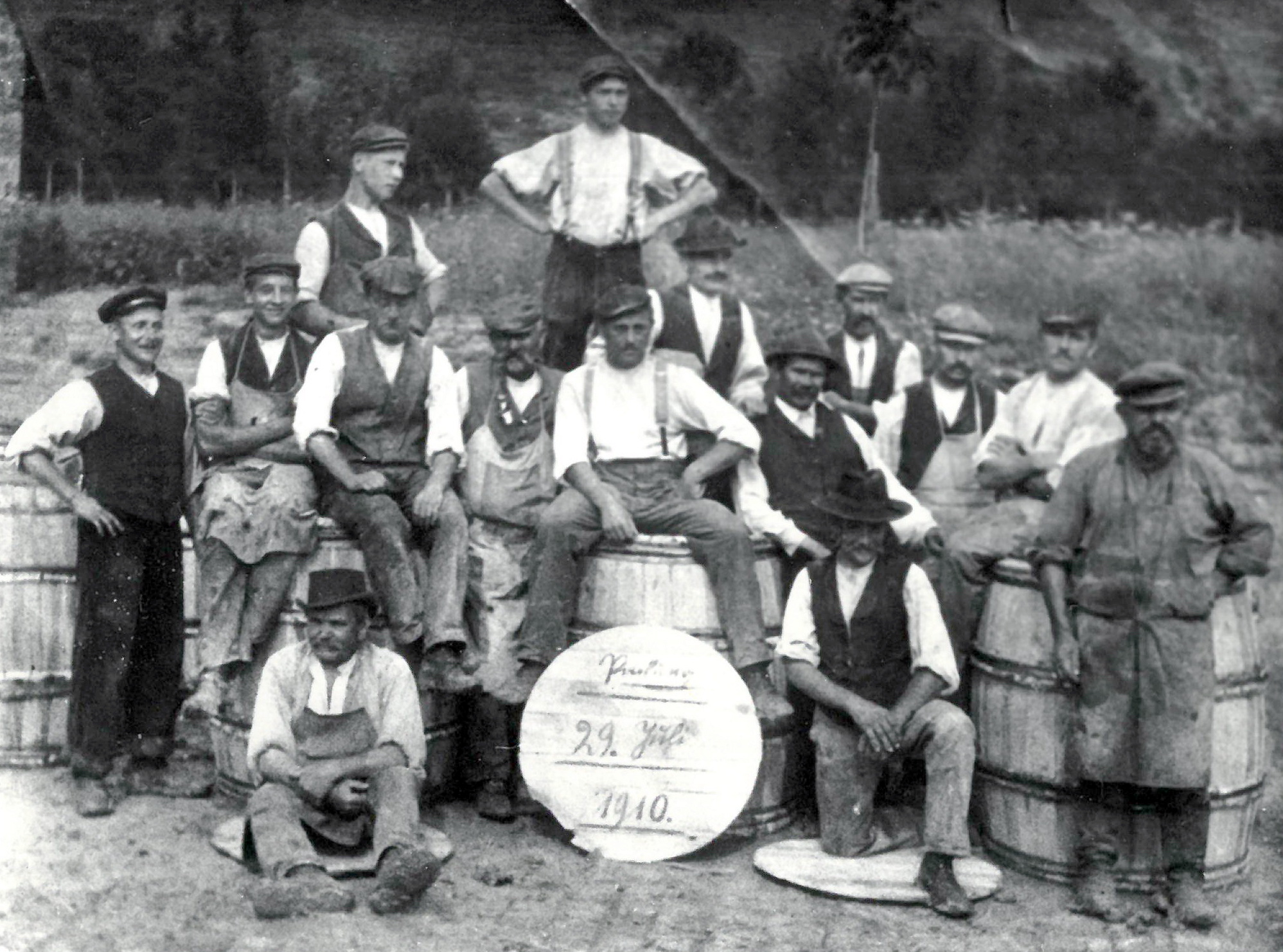 Gruppenbild: Tonverladung am Mainufer
