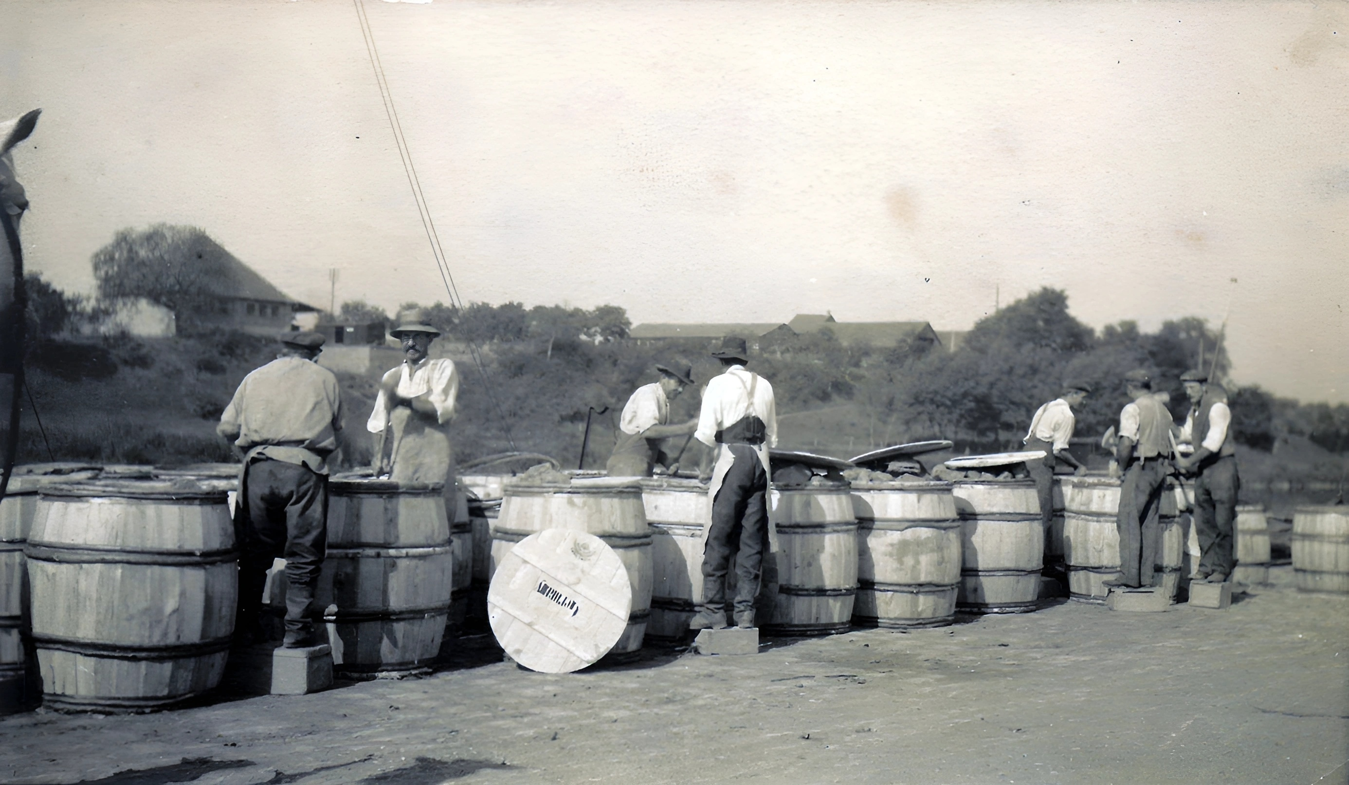 Tonverladung am Mainufer