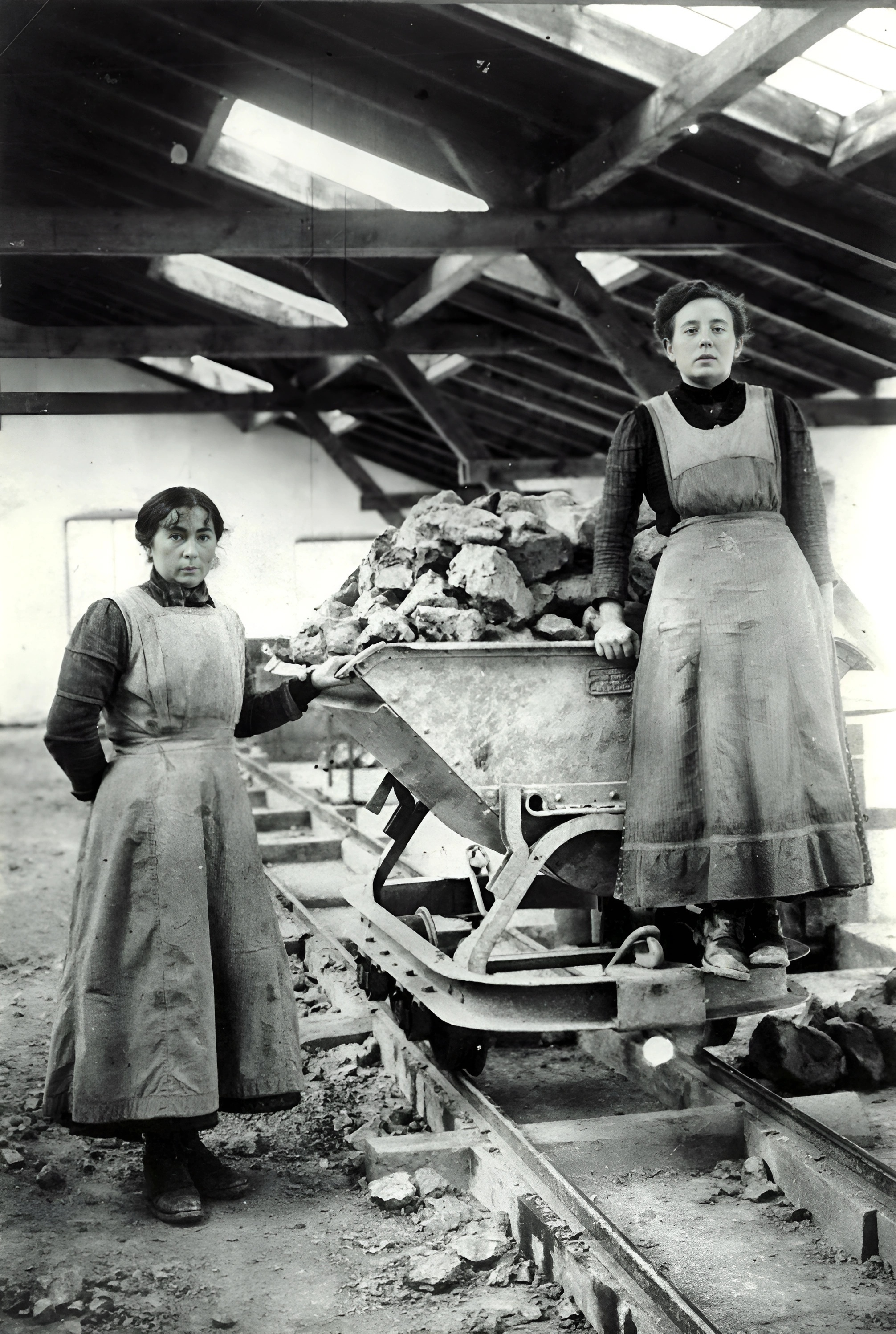 1929 110 Frauen am Hunt