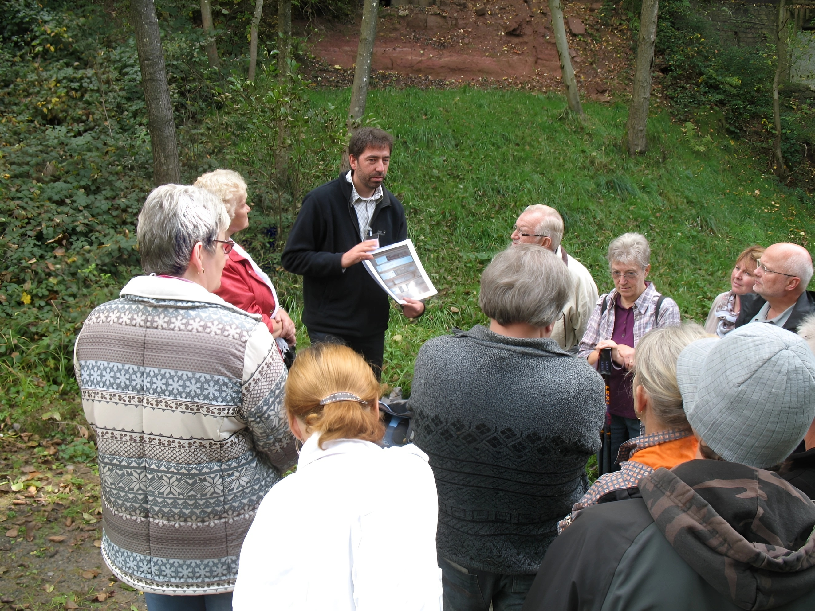 Dr. Jürgen Jung berichtete über die Geologie und die Entstehung des Tonvorkommens