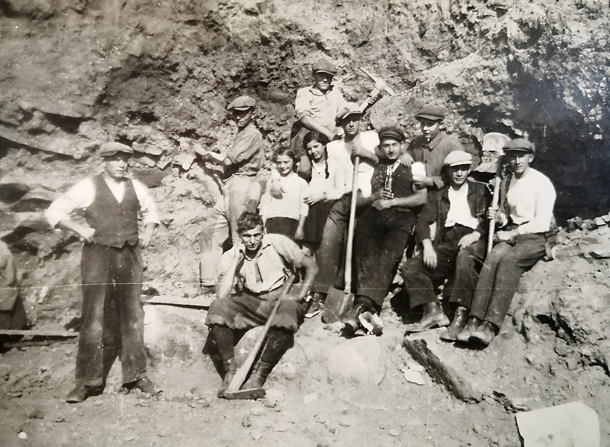 Sportplatzbau im Jahr 1932. Das Bild zeigt vermutlich die erfolglosen Arbeiten "Im Steinig"