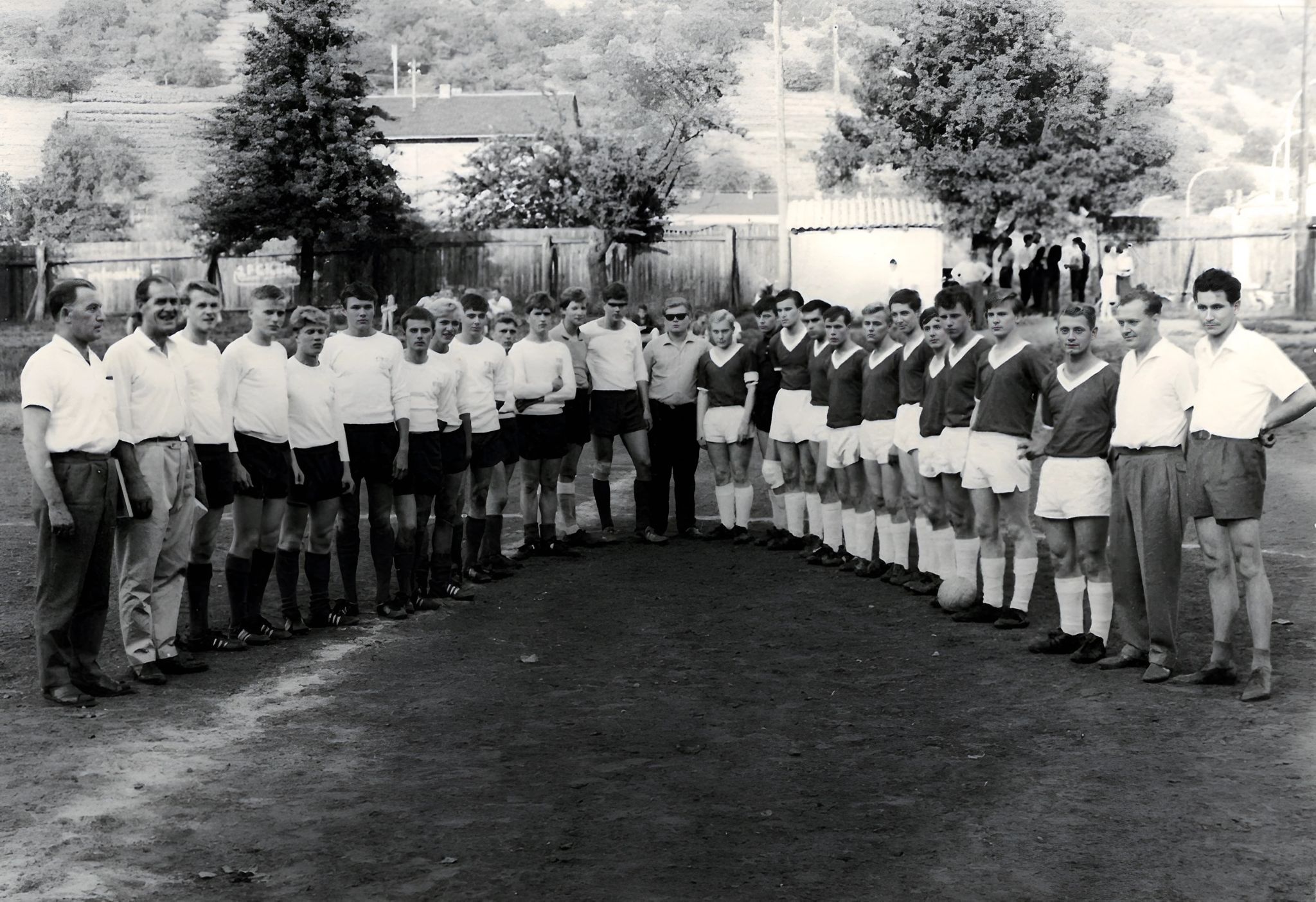 Gruppenbild vor einem Spiel gegen Gäste aus Dänemark 1965