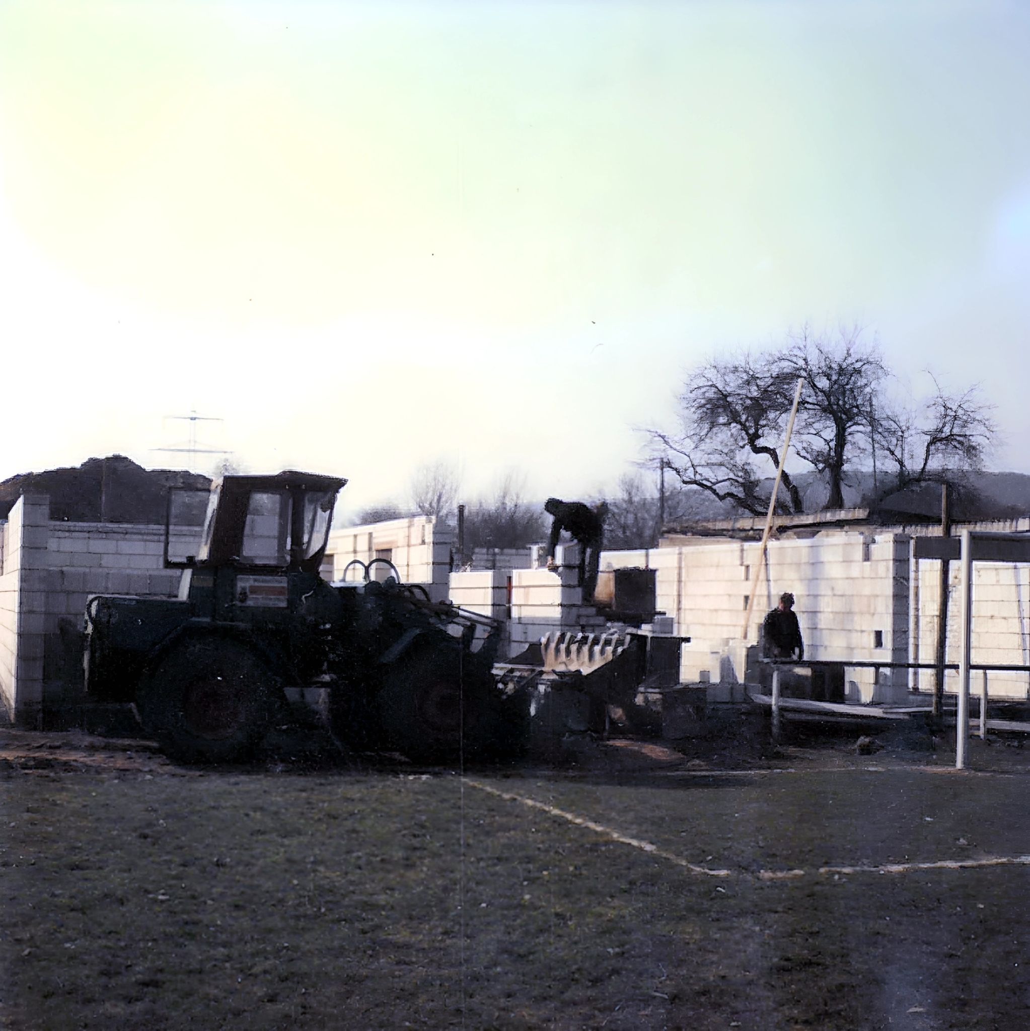 Die Grundmauern des neuen Sportheims