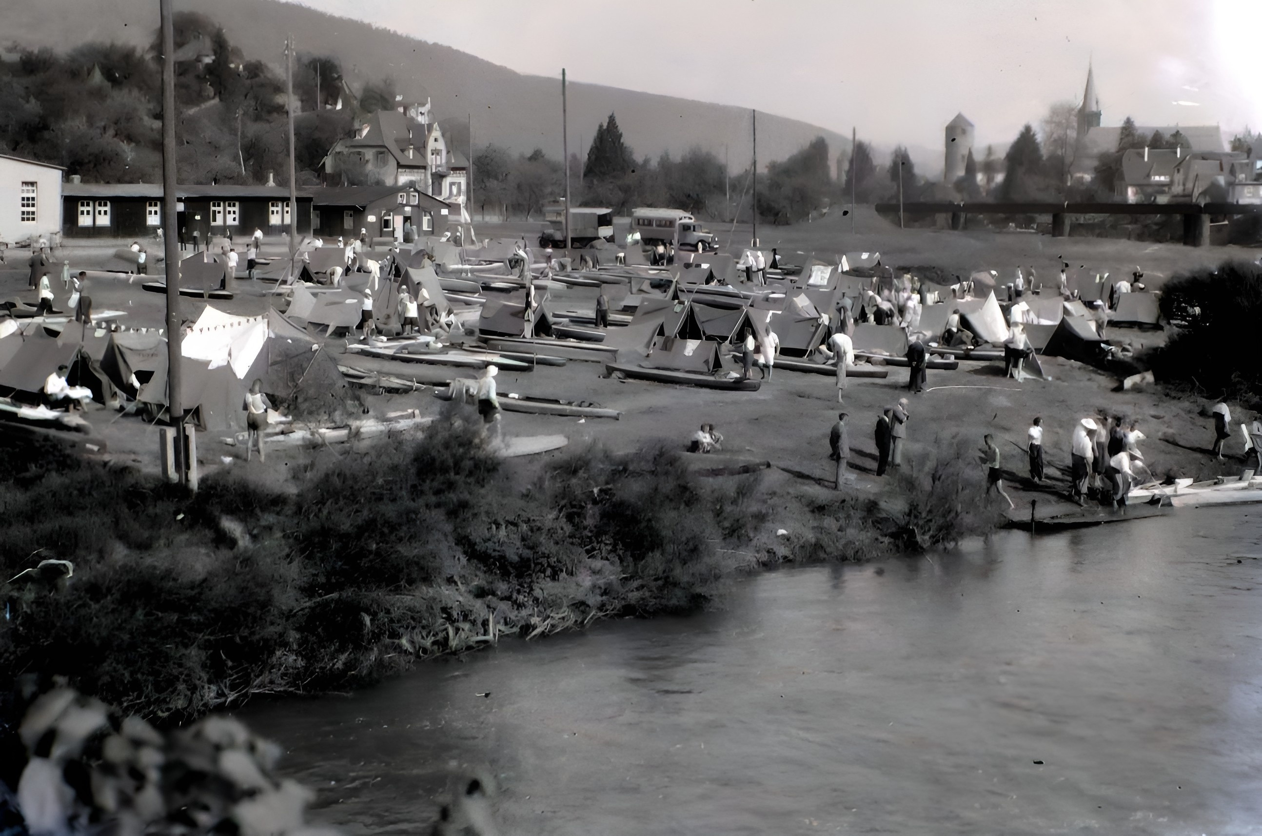 Raststation bei einer Wanderfahrt des Kanuclubs