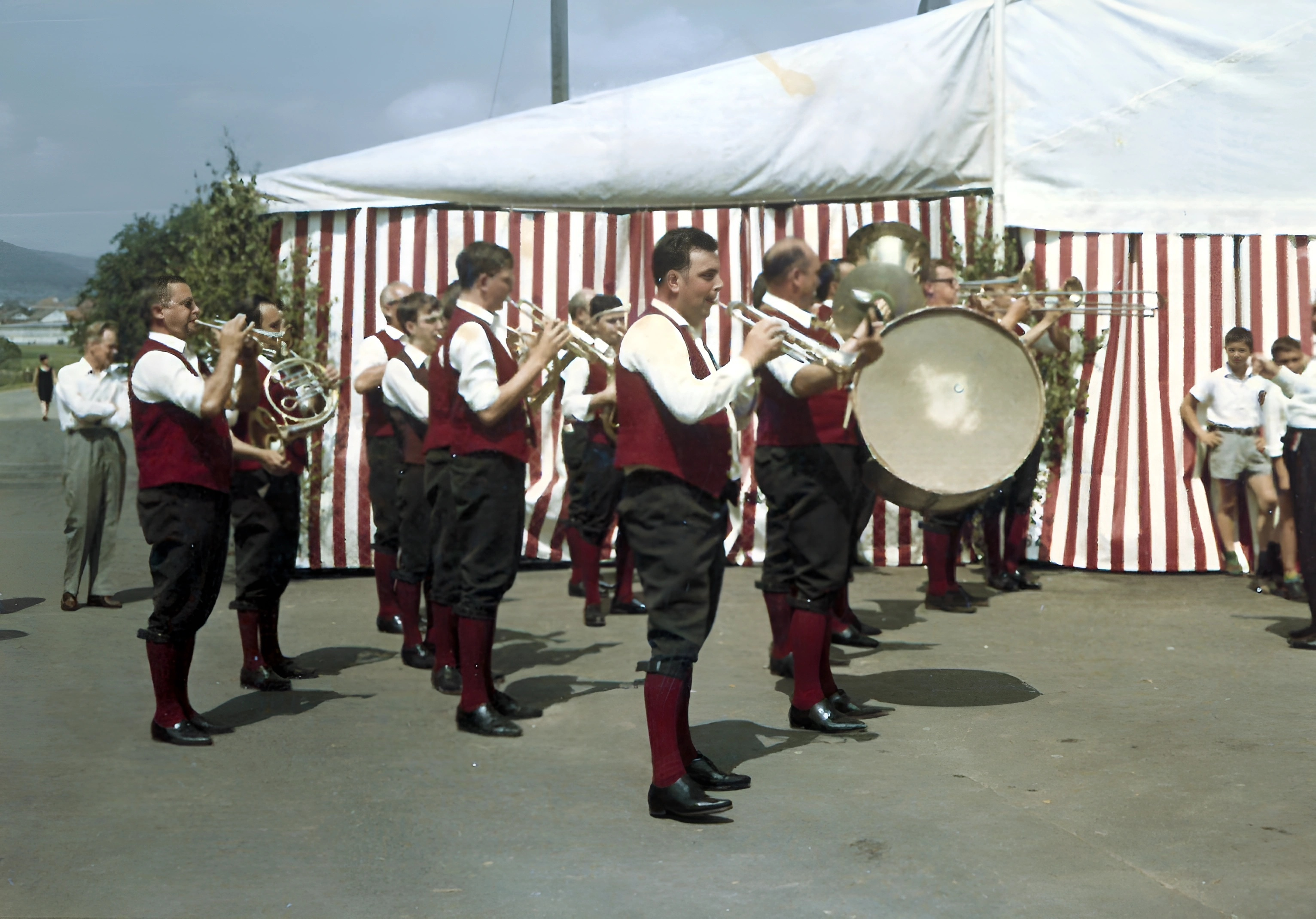 Die "Fröhlichen Winzer" beim Festzug in Freudenberg 1968