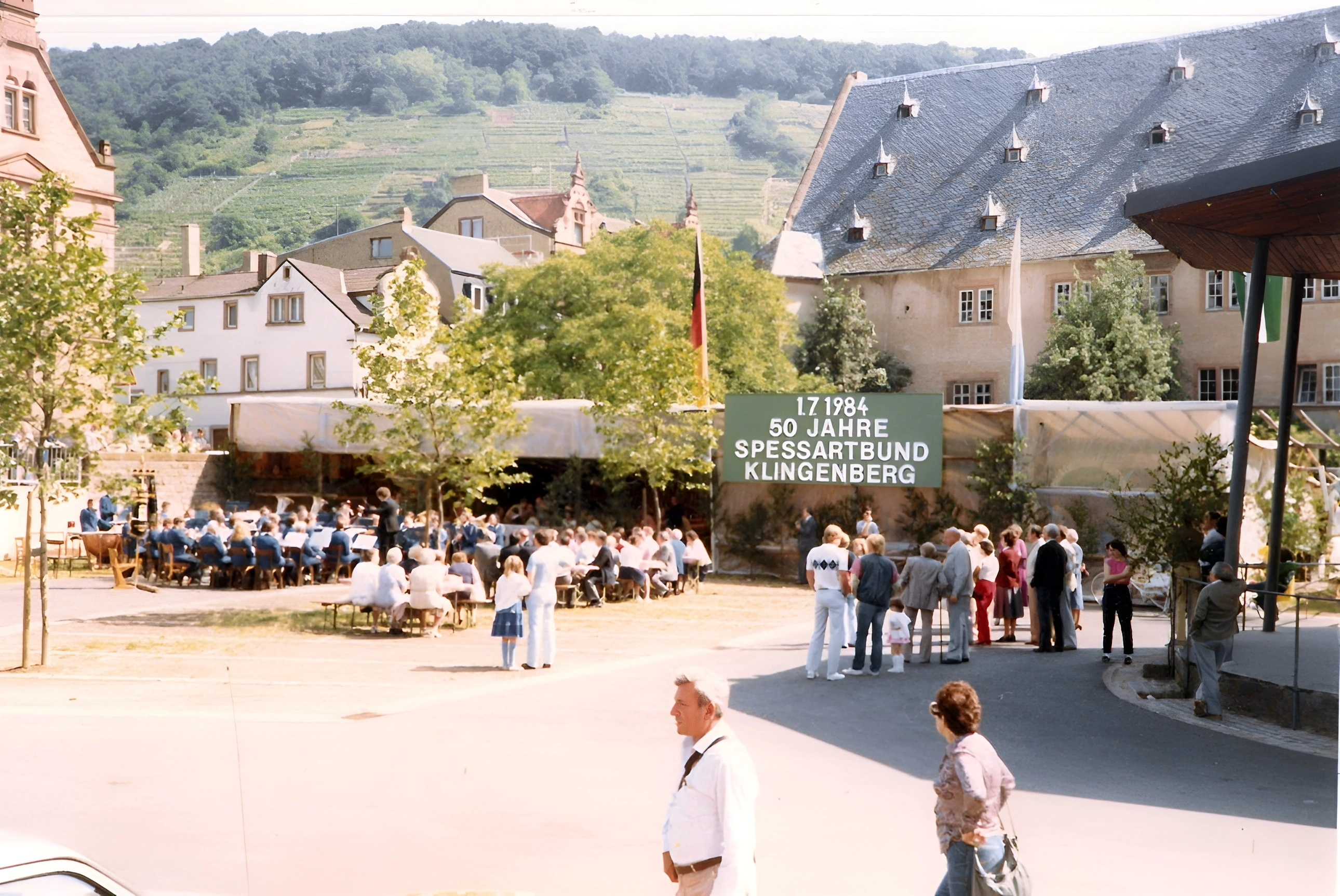 Sternwanderung und Jubiläumsfest auf dem Winzerfestplatz