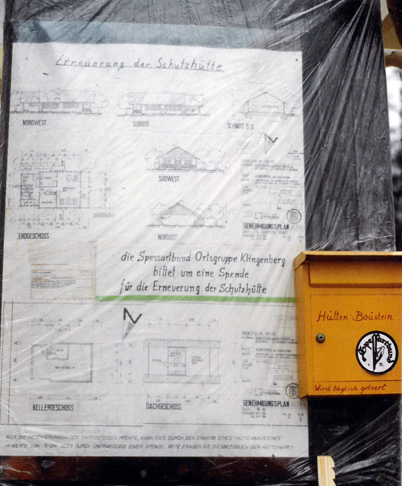 Die Bautafel für den Neubau des Wanderheimes