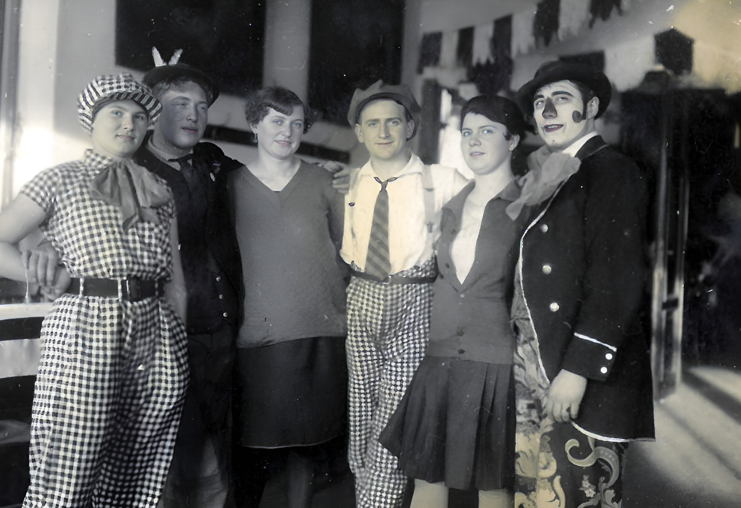 Gruppenfoto Turnerball im Saalbau der Brauerei Schmitt 1928