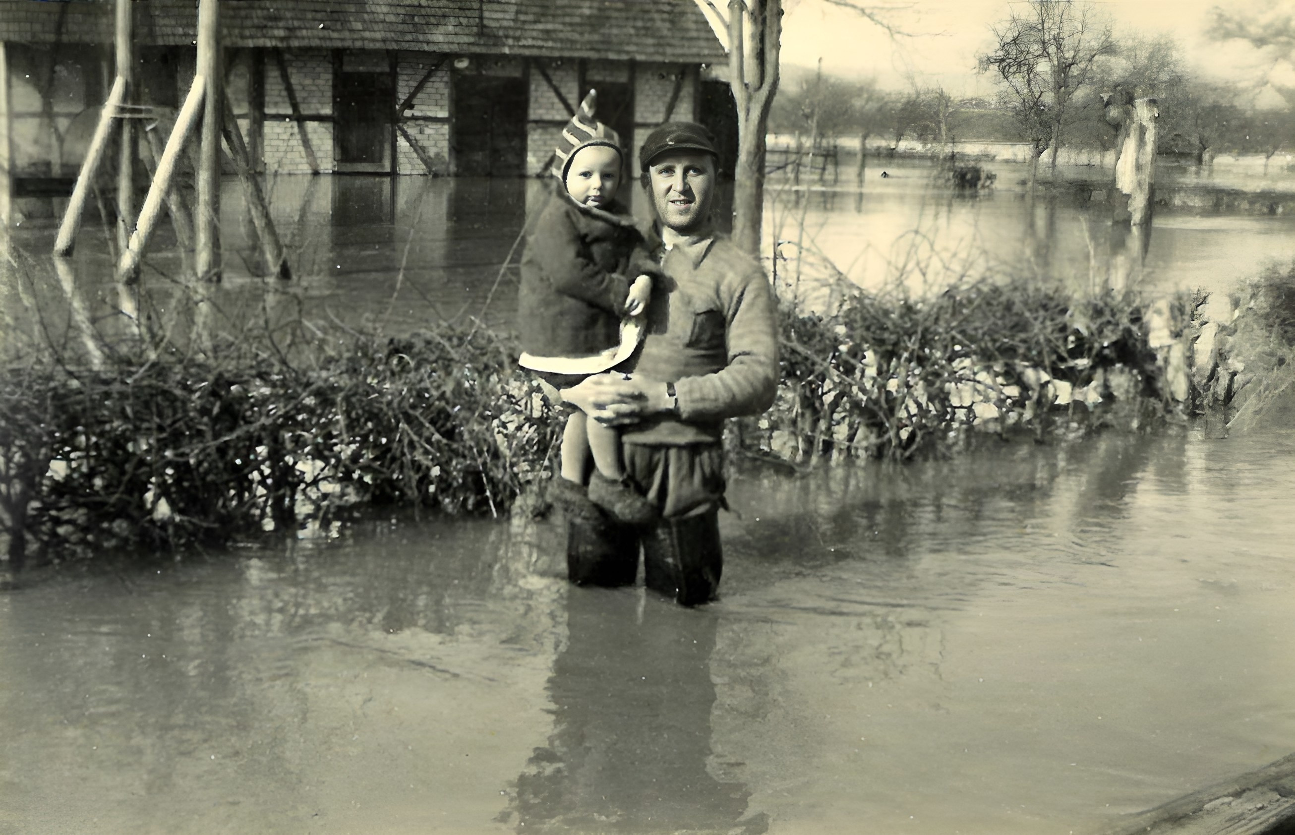 Hochwasser auf dem Sportgelände in der Jahnstraße (Jahnplatz)des Turnvereins Klingenberg um 1950