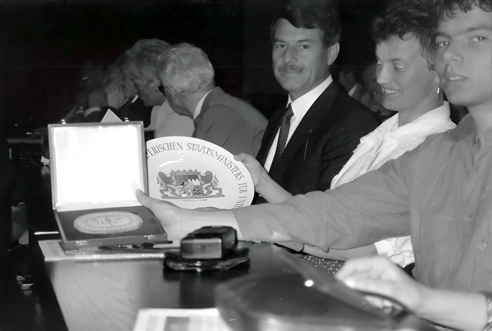 Verleihung der Sportplakette des Bundespräsidenten an den Turnverein Klingenberg 1988
