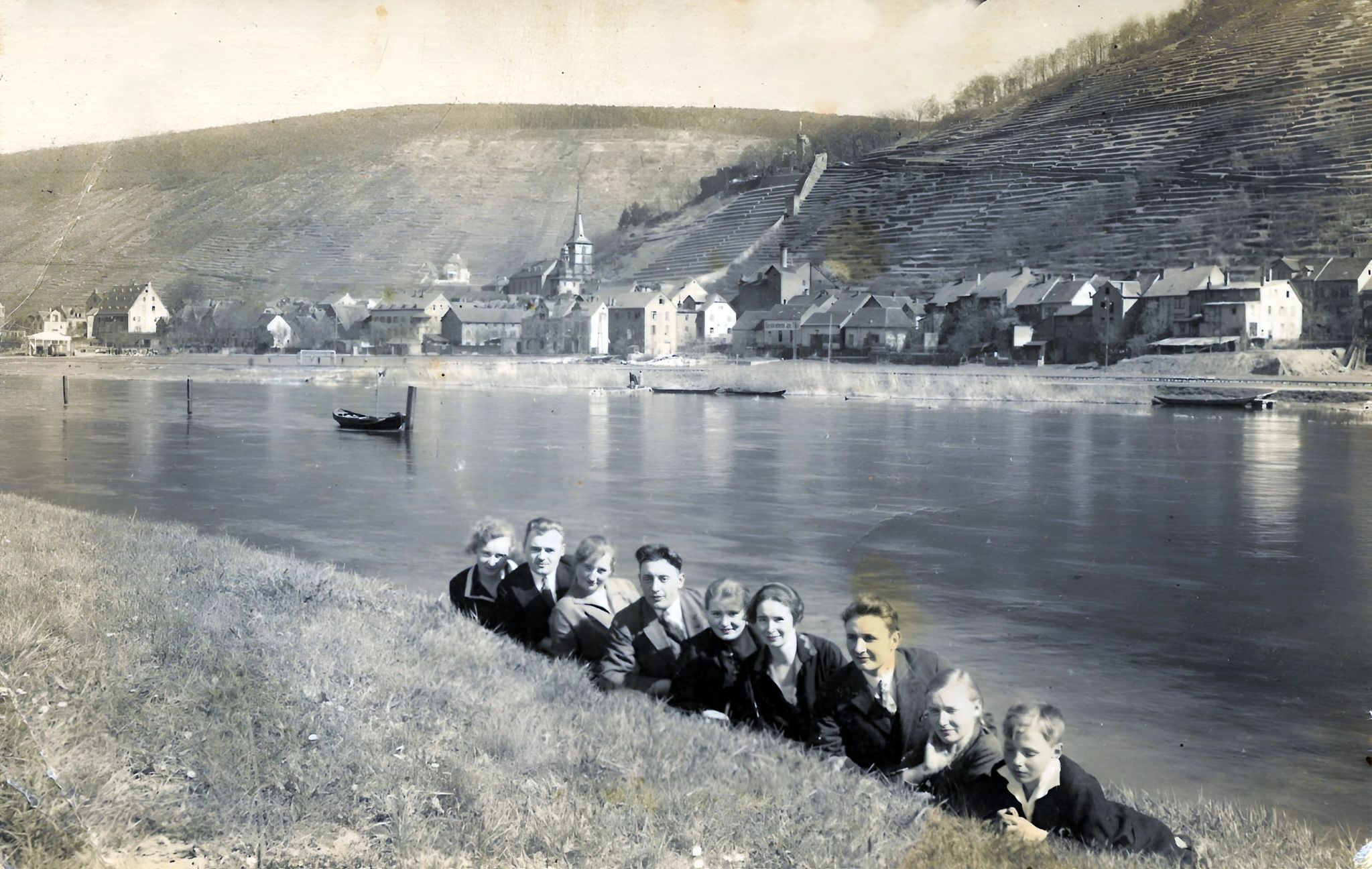 Gruppenfoto am Mainufer