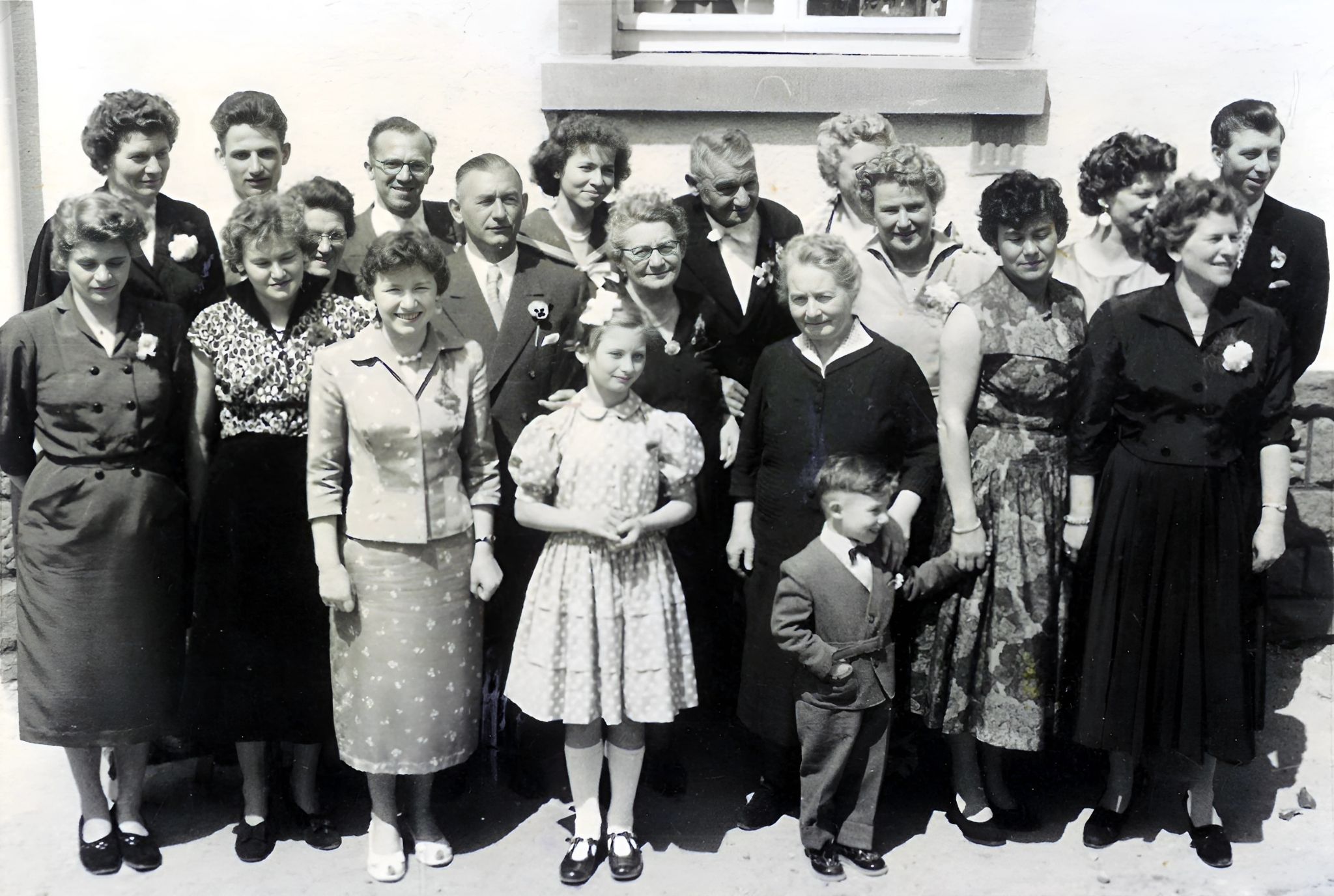 Gruppenfoto "Goldene Hochzeit" von Hugo Haseidl und seiner Frau 1956