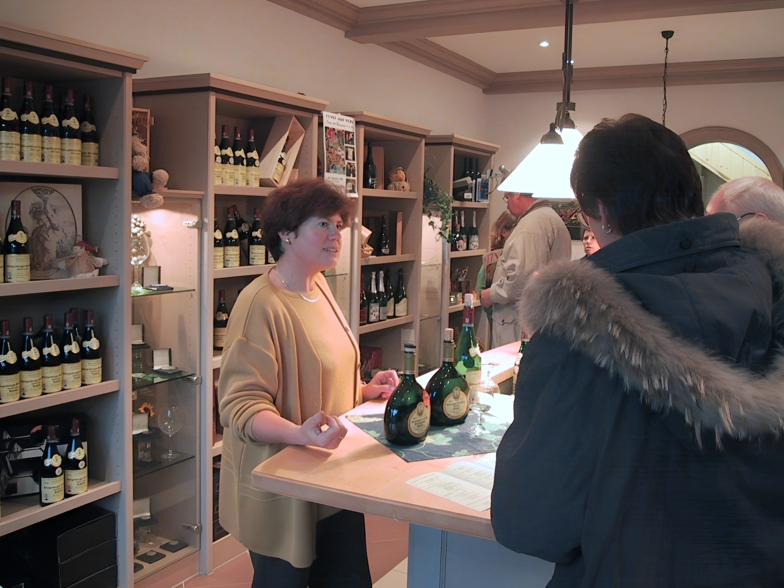 Im Ausschankraum de Weinguts der Stadt Klingenberg in der Wilhlemstraße 107