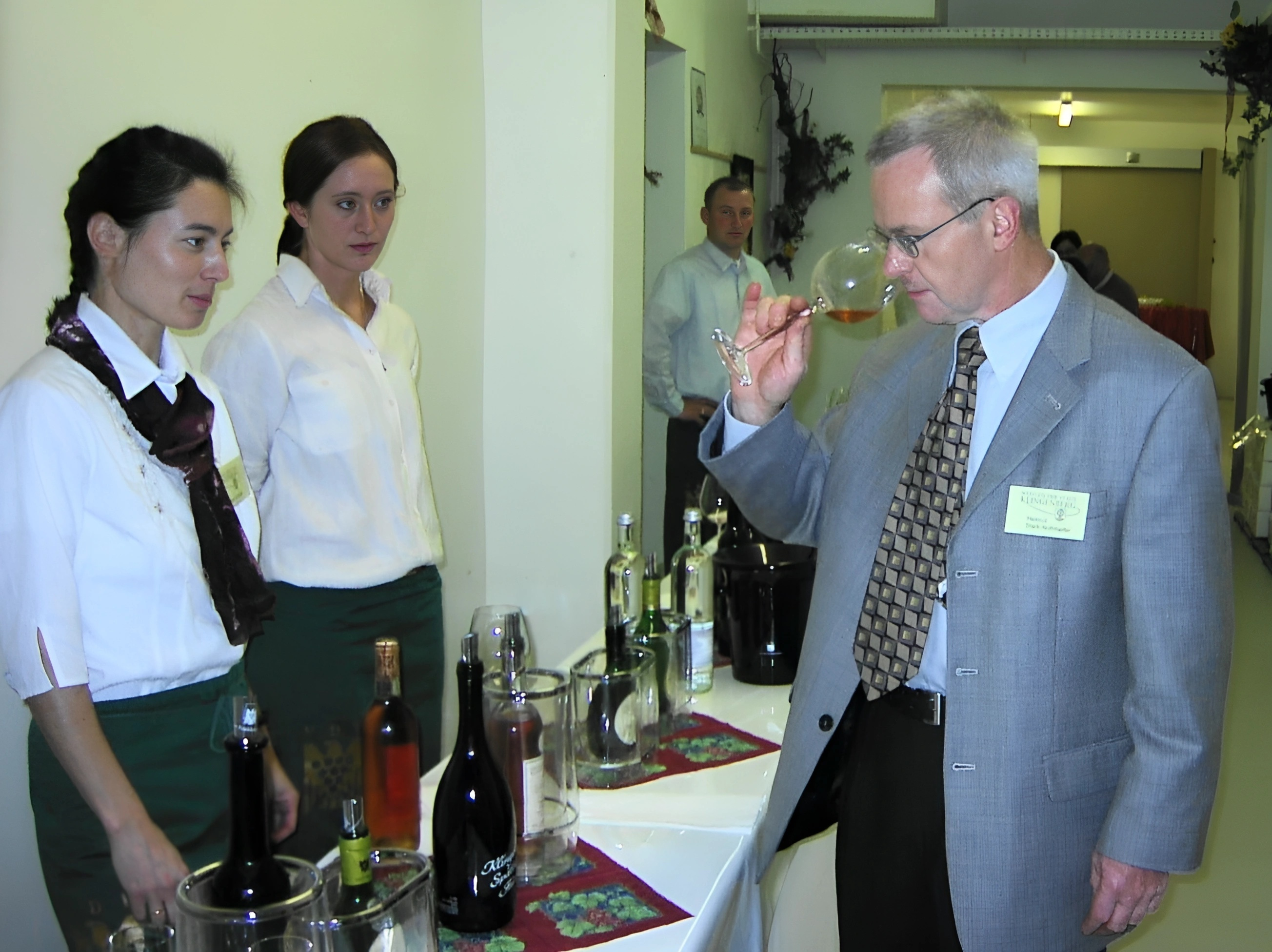 Bei der Weinpräsentation 2008