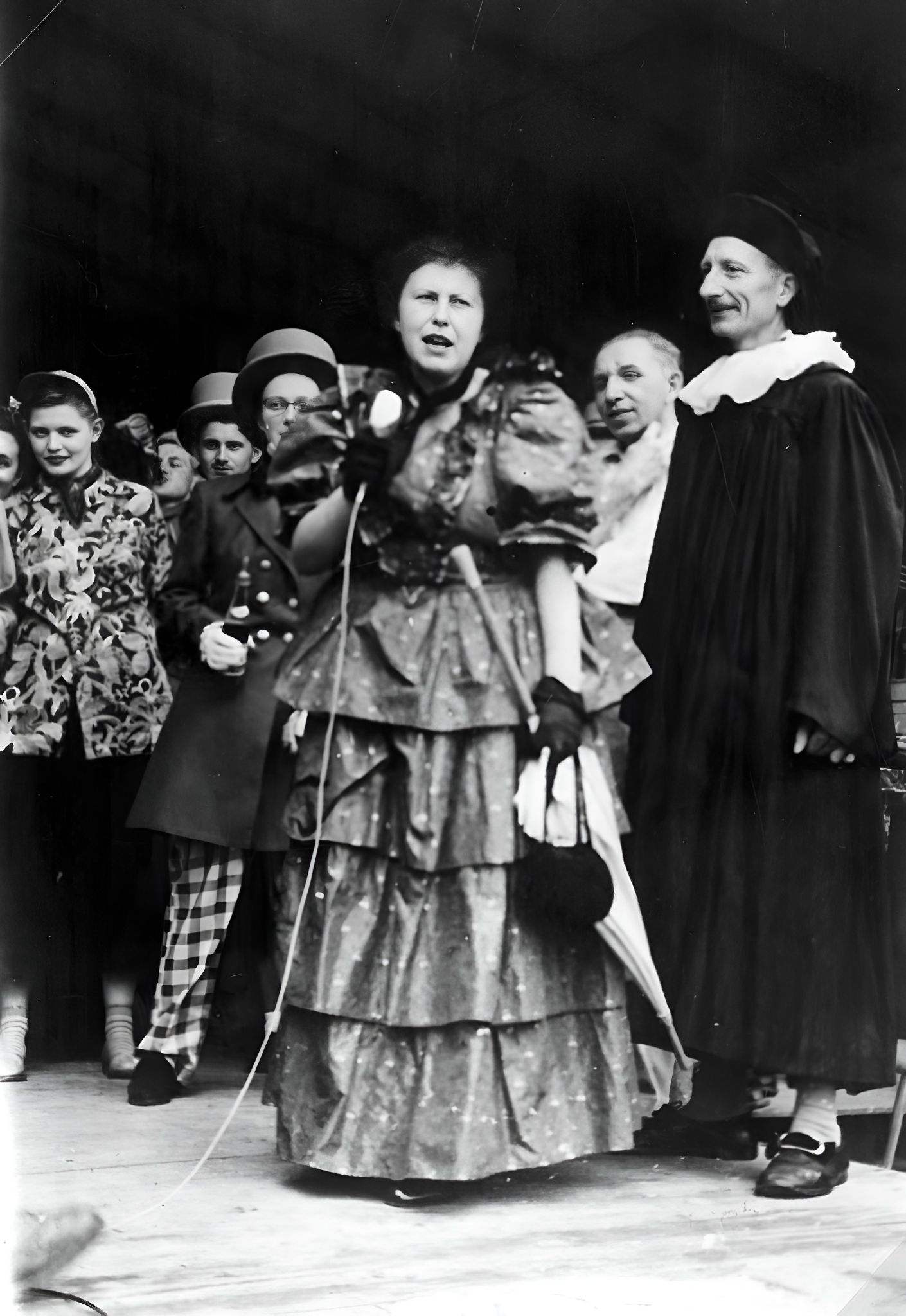 Winzerfest 1953 - Zwischenspiel die "Weinverteidigungsgenossenschaft"